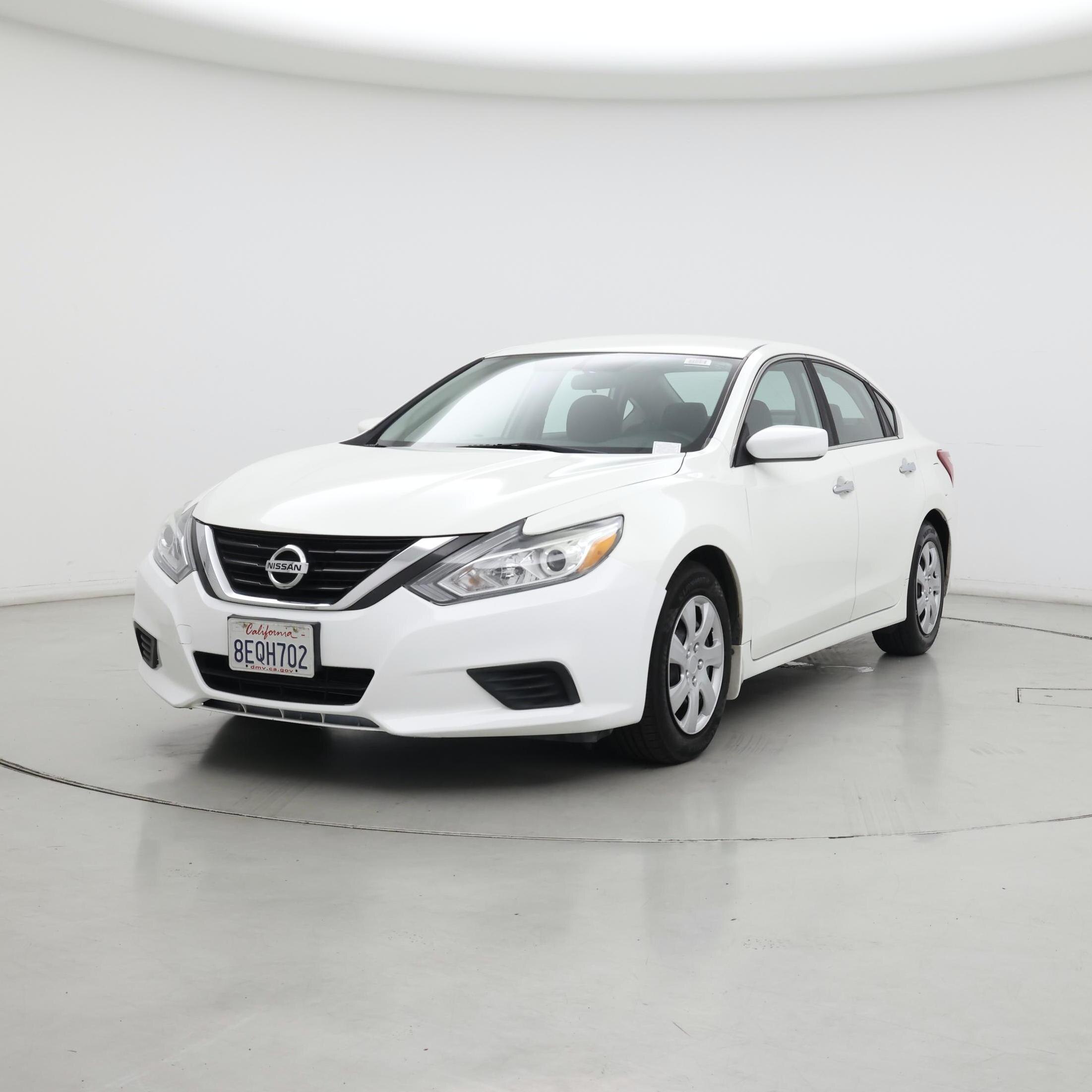 Thumbnail: 2018 Nissan Altima - 4