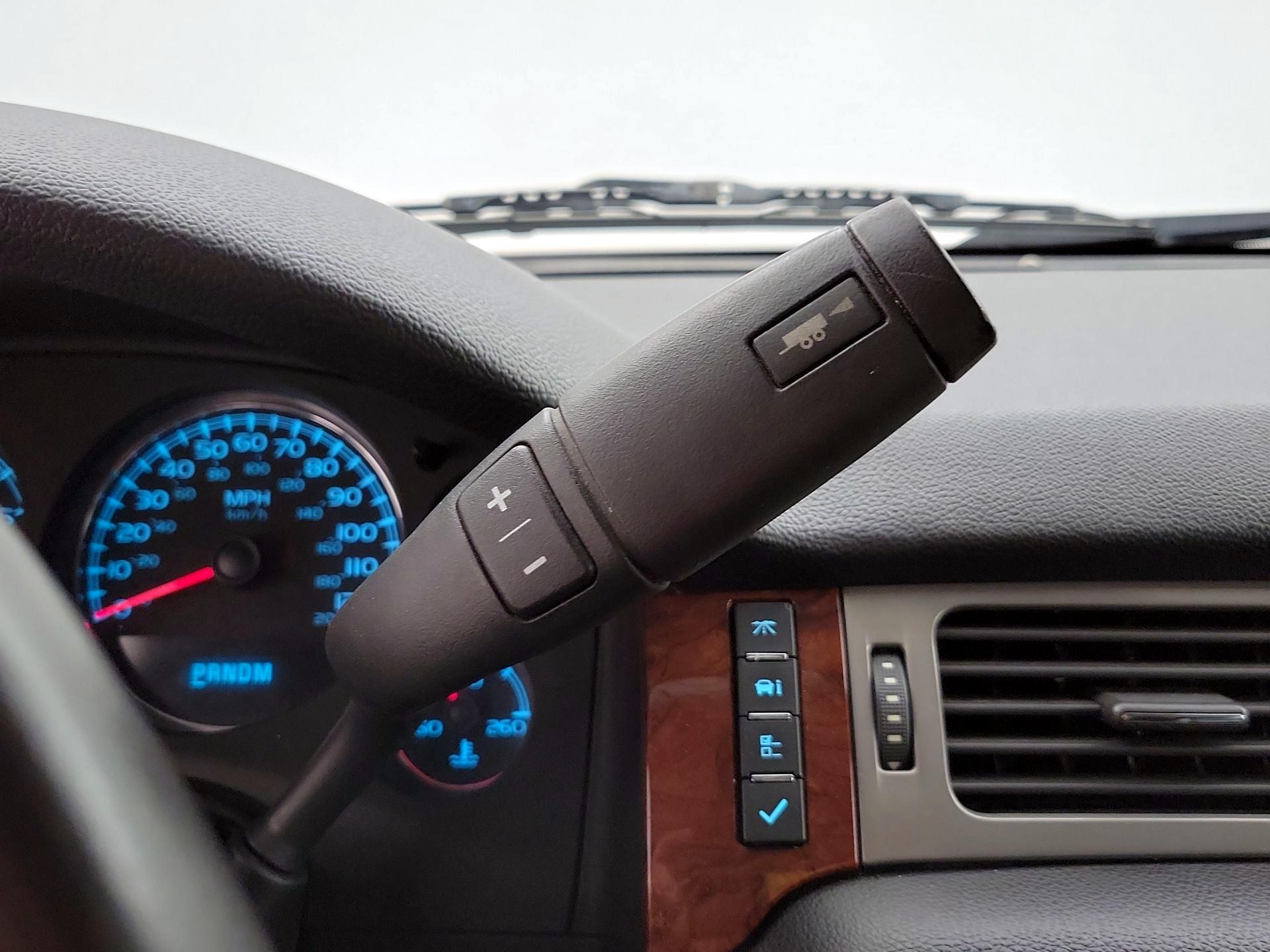 Thumbnail: 2014 Chevrolet Tahoe - 16