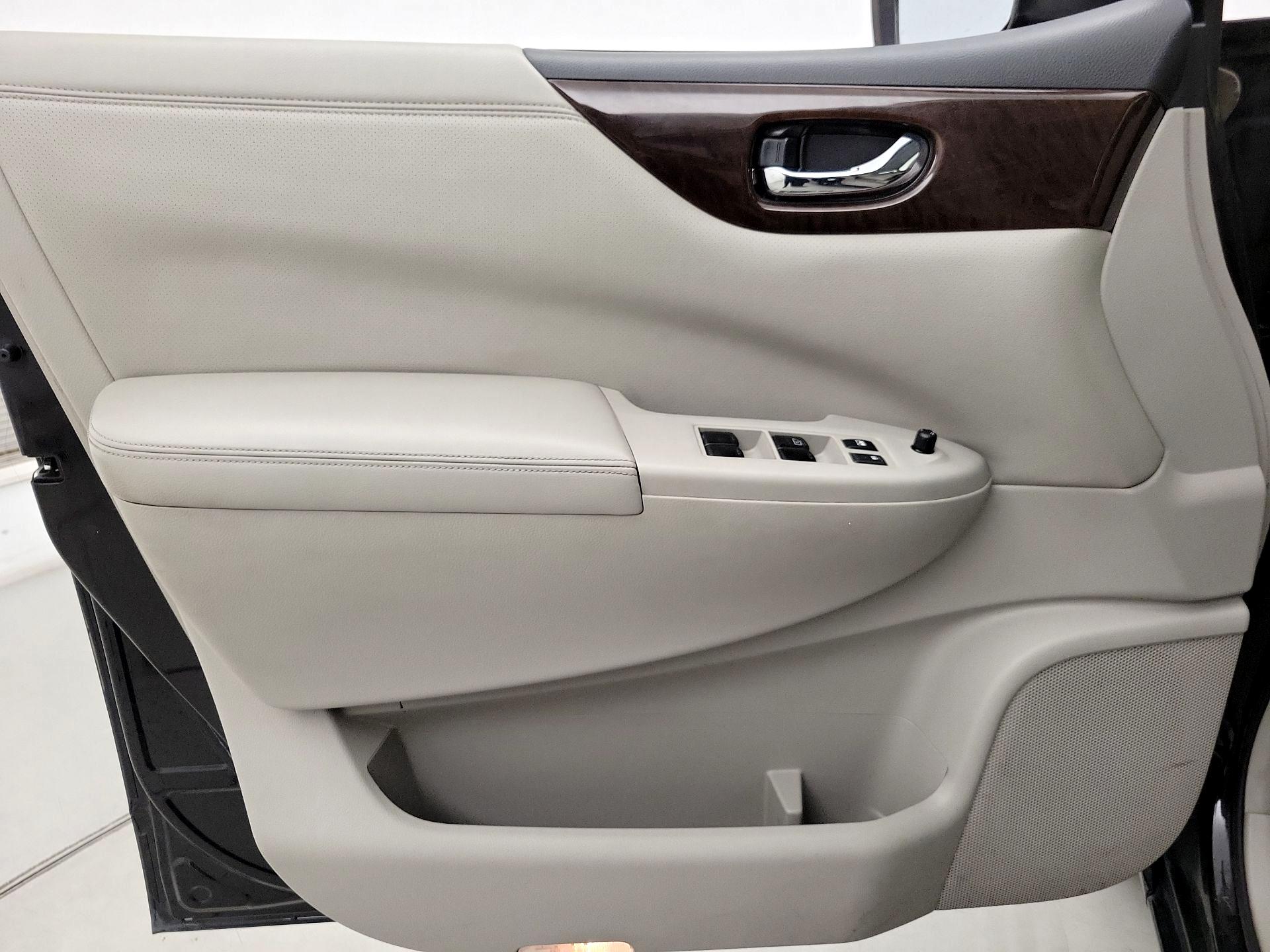 Thumbnail: 2016 Nissan Quest - 12