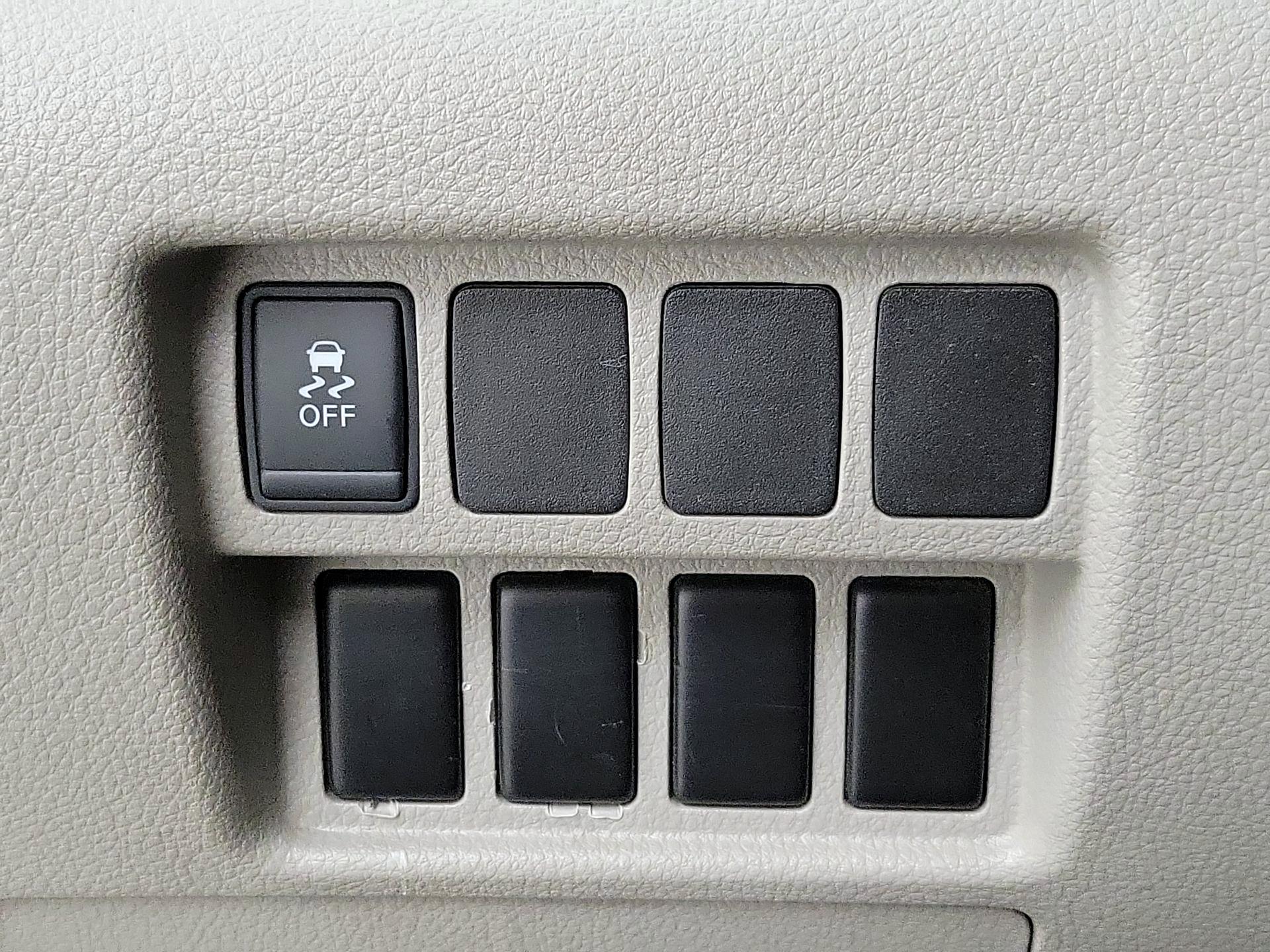 Thumbnail: 2016 Nissan Quest - 13