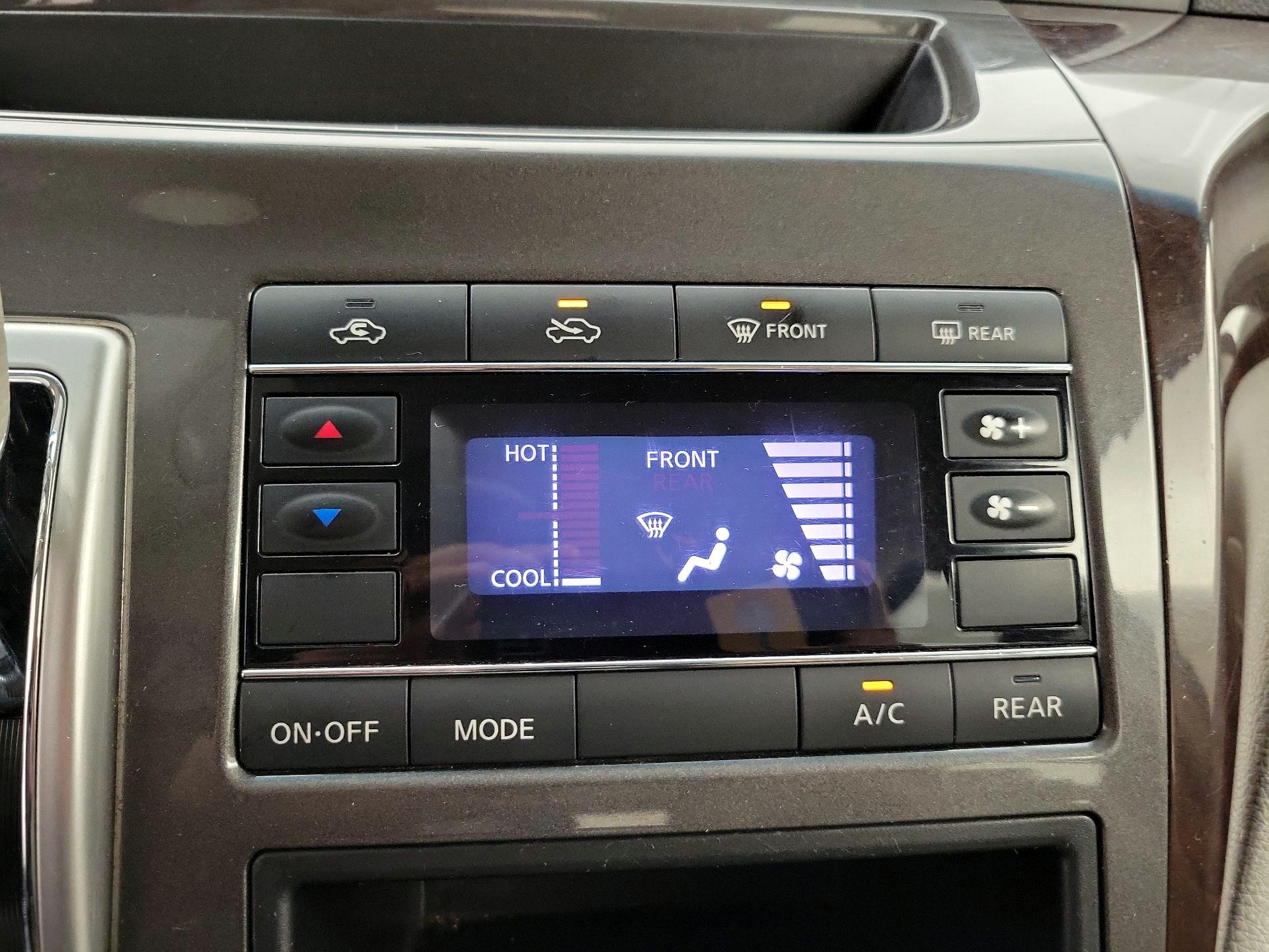 Thumbnail: 2016 Nissan Quest - 15