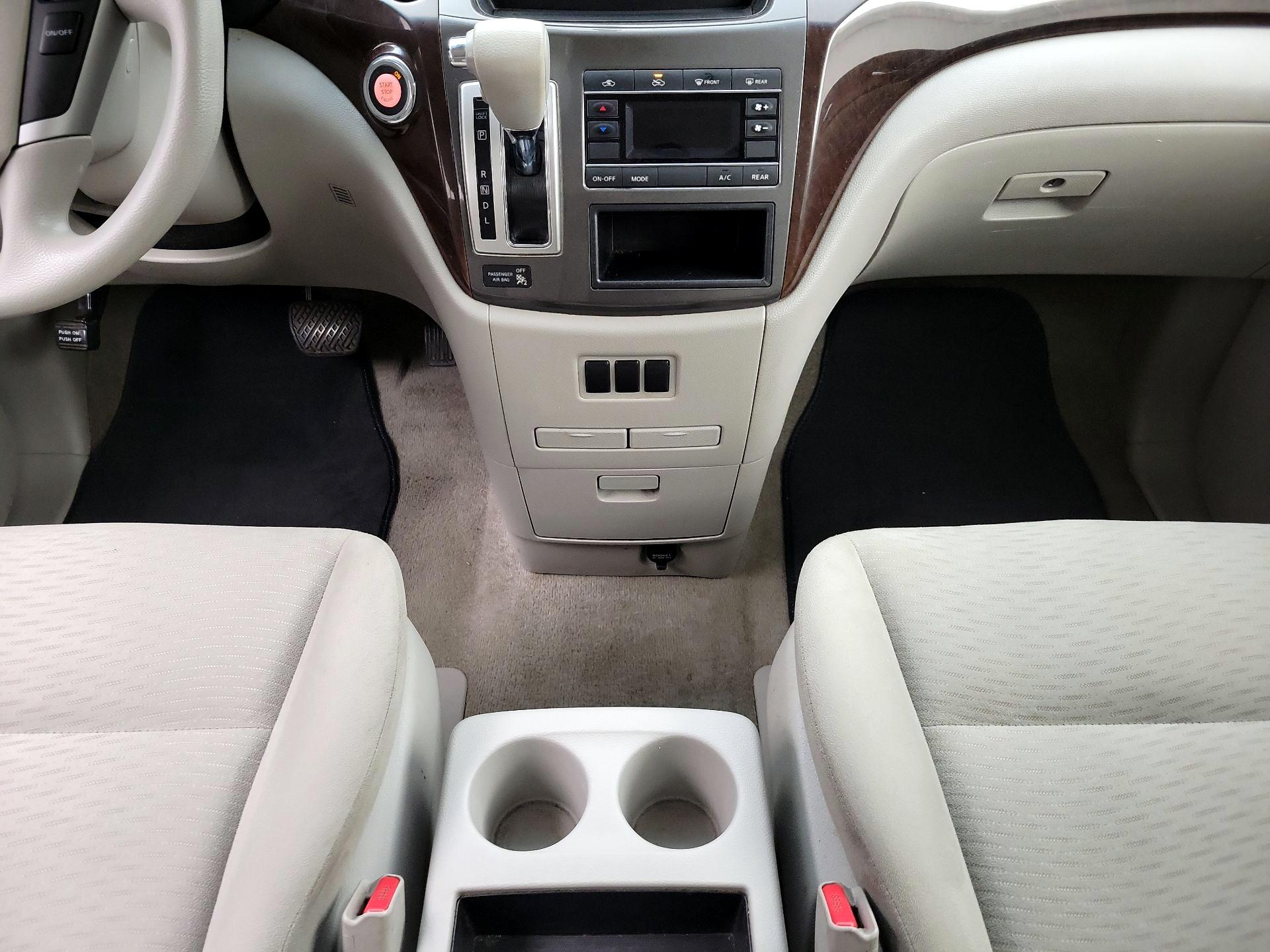 Thumbnail: 2016 Nissan Quest - 16