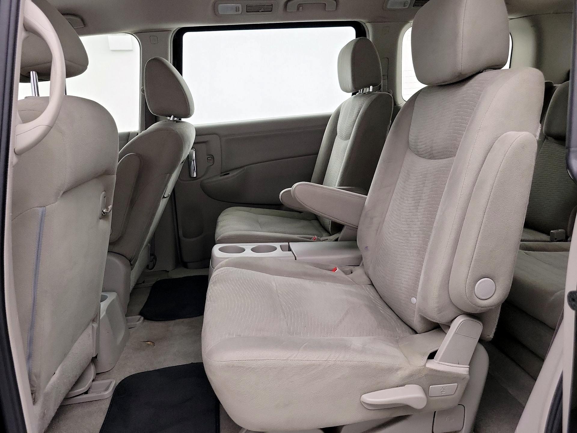 Thumbnail: 2016 Nissan Quest - 18