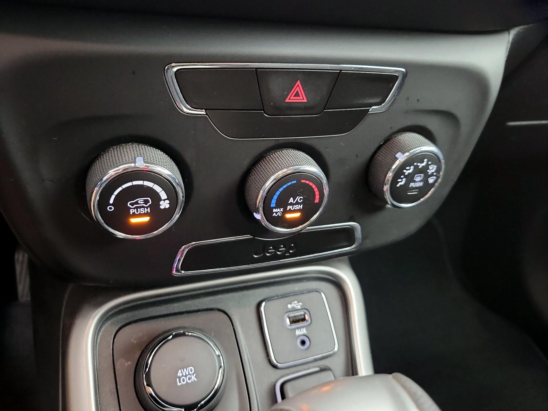 Thumbnail: 2017 Jeep Compass - 16
