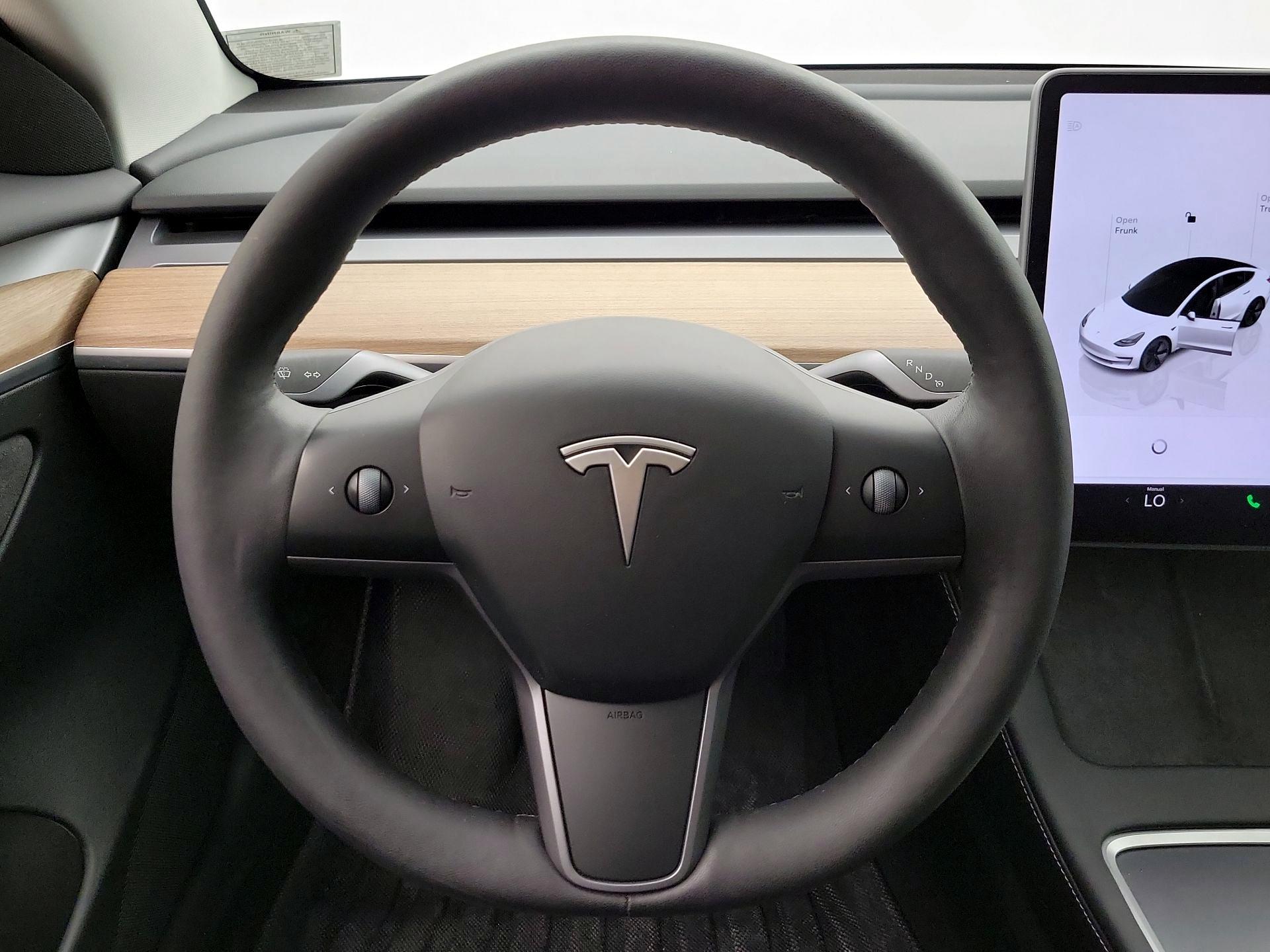 Thumbnail: 2023 Tesla Model 3 - 10