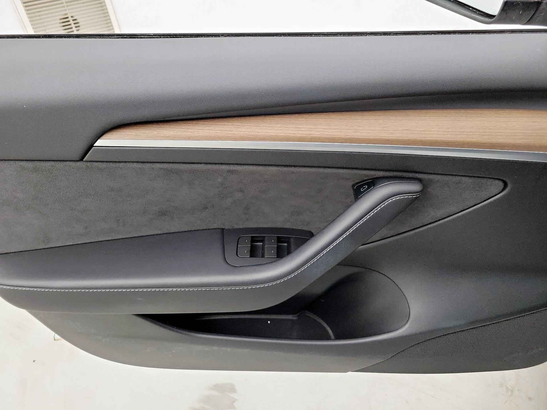 Thumbnail: 2023 Tesla Model 3 - 12