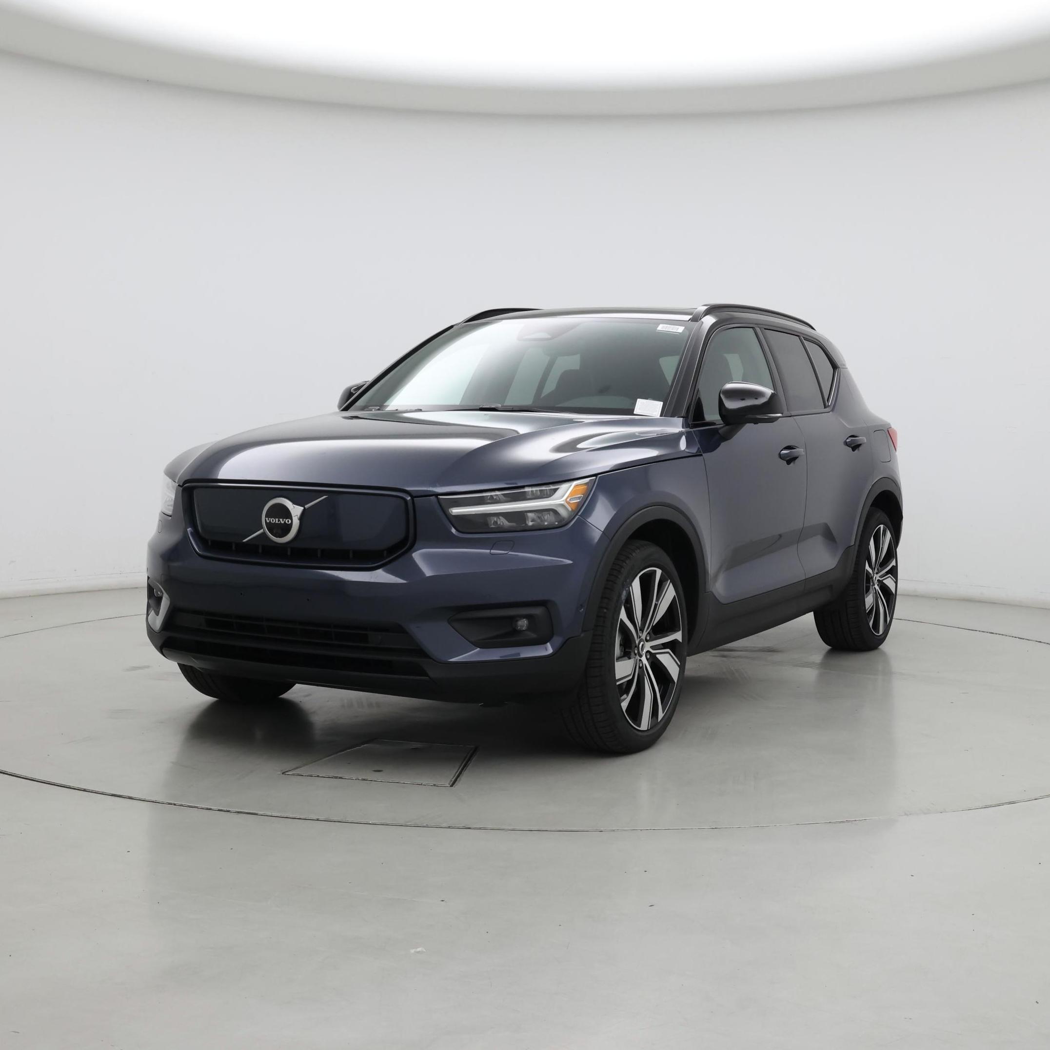 Thumbnail: 2022 Volvo XC40 - 4