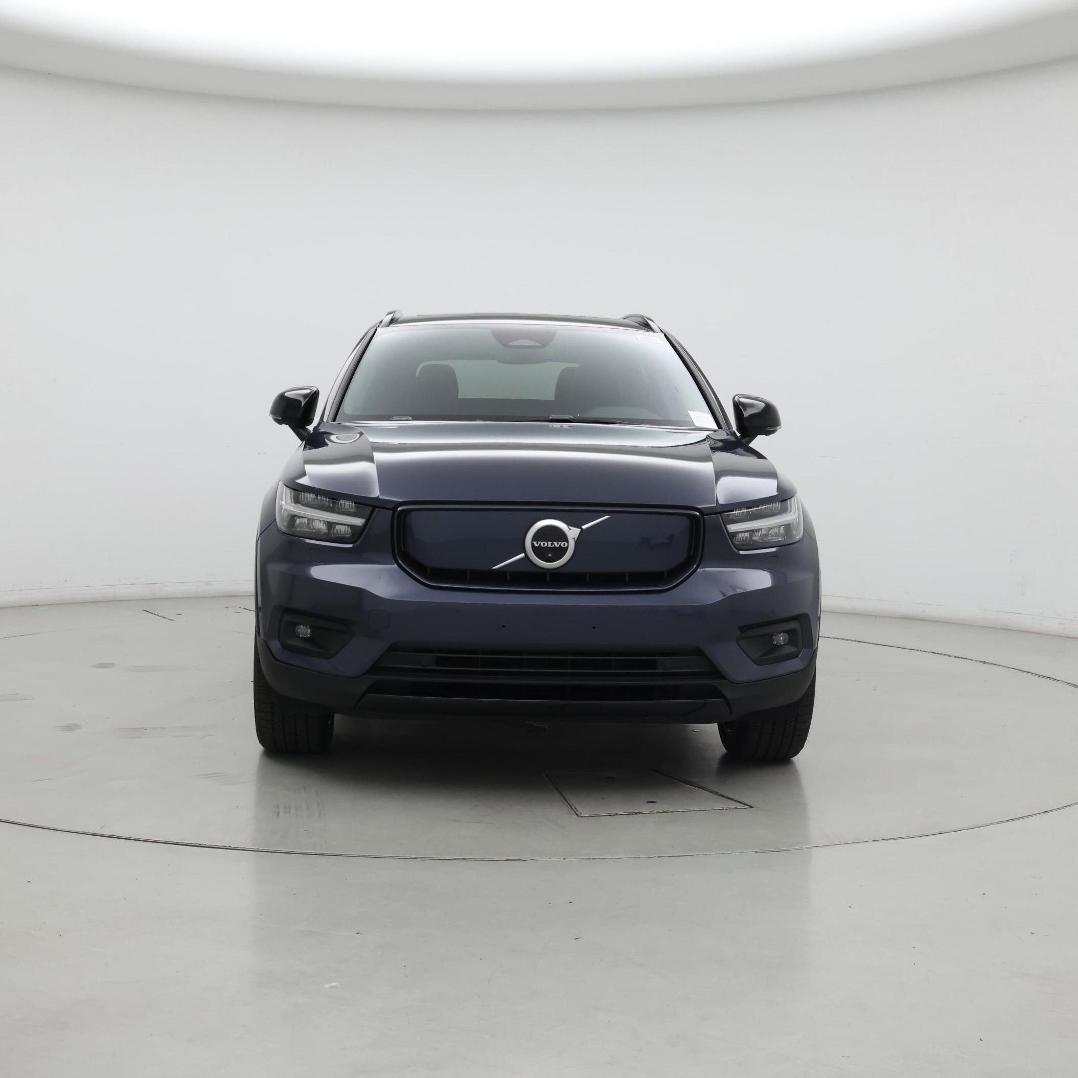 Thumbnail: 2022 Volvo XC40 - 5