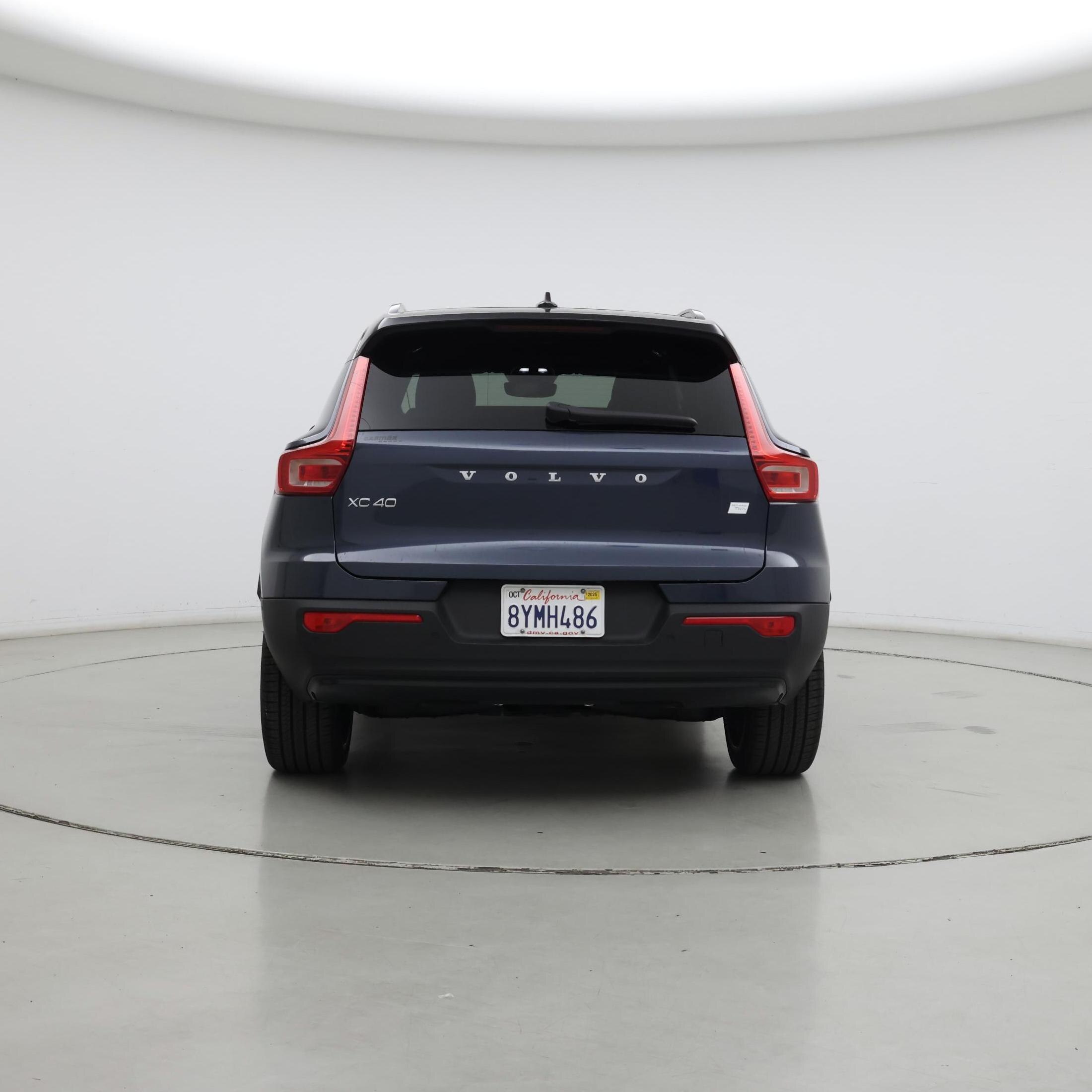 Thumbnail: 2022 Volvo XC40 - 6