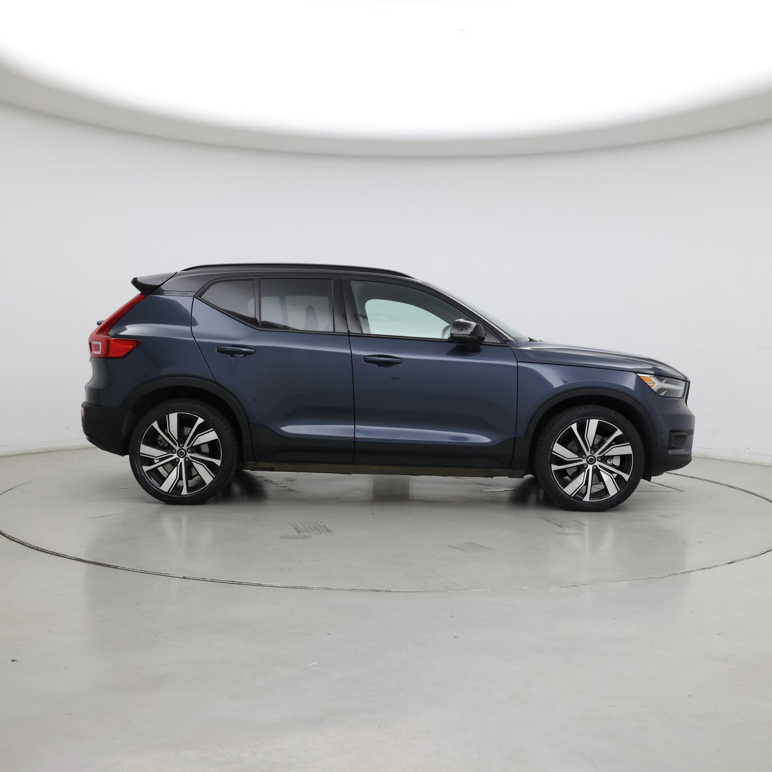 Thumbnail: 2022 Volvo XC40 - 7