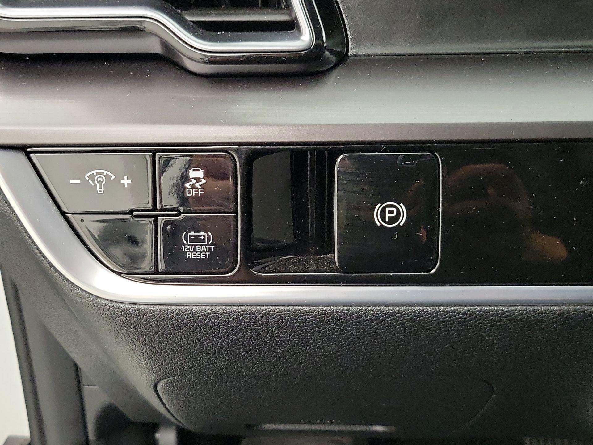 Thumbnail: 2023 Kia Sportage - 13