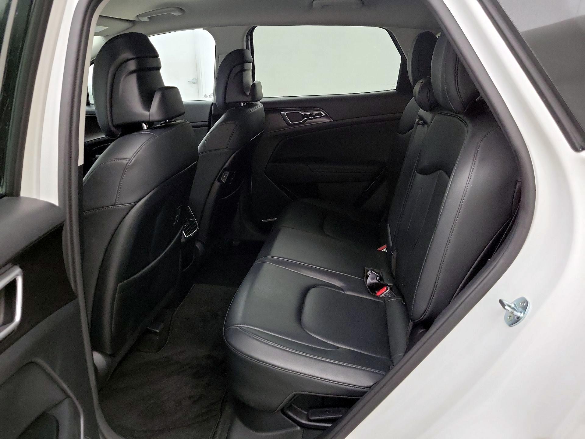 Thumbnail: 2023 Kia Sportage - 20