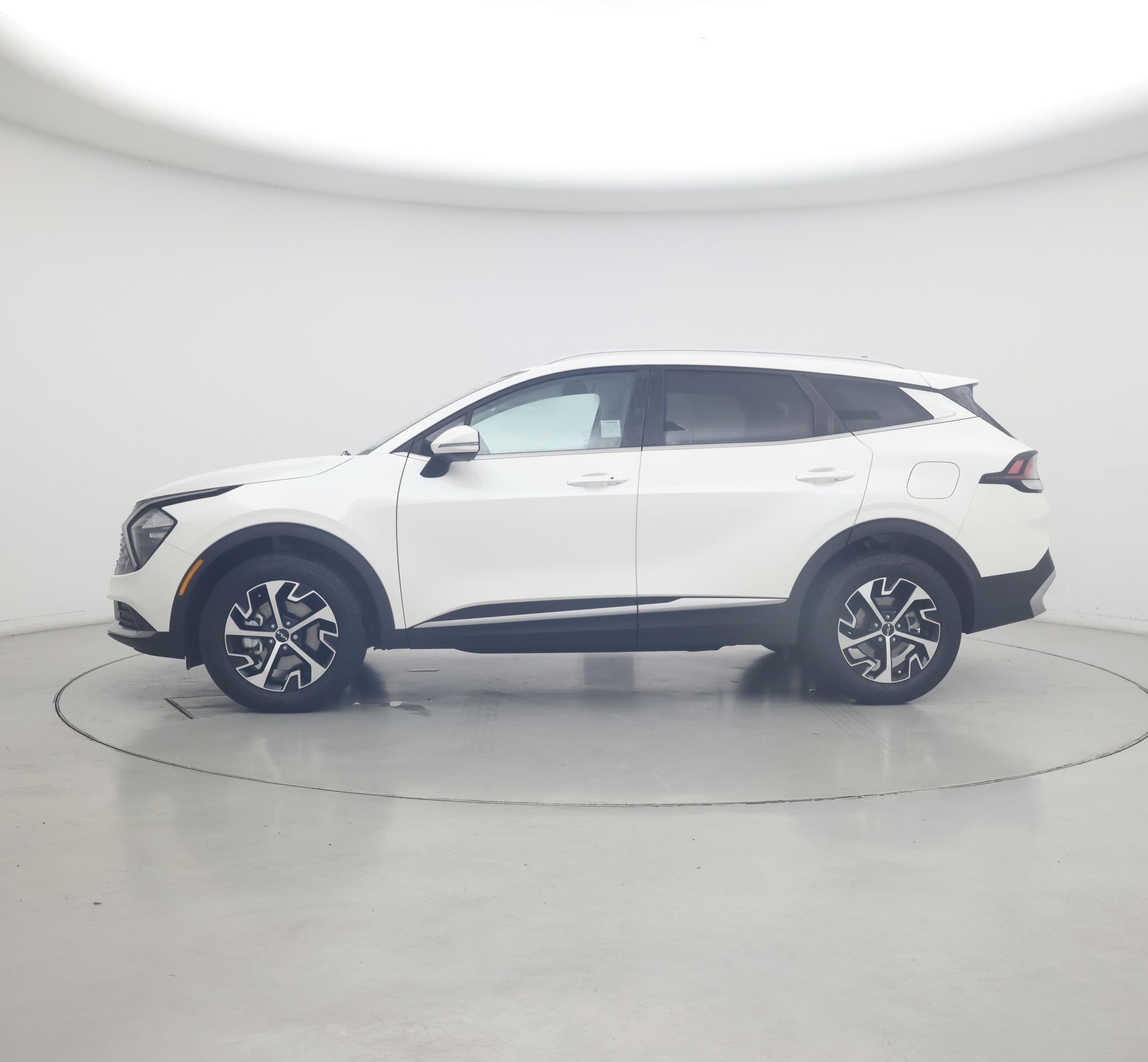 Thumbnail: 2023 Kia Sportage - 3