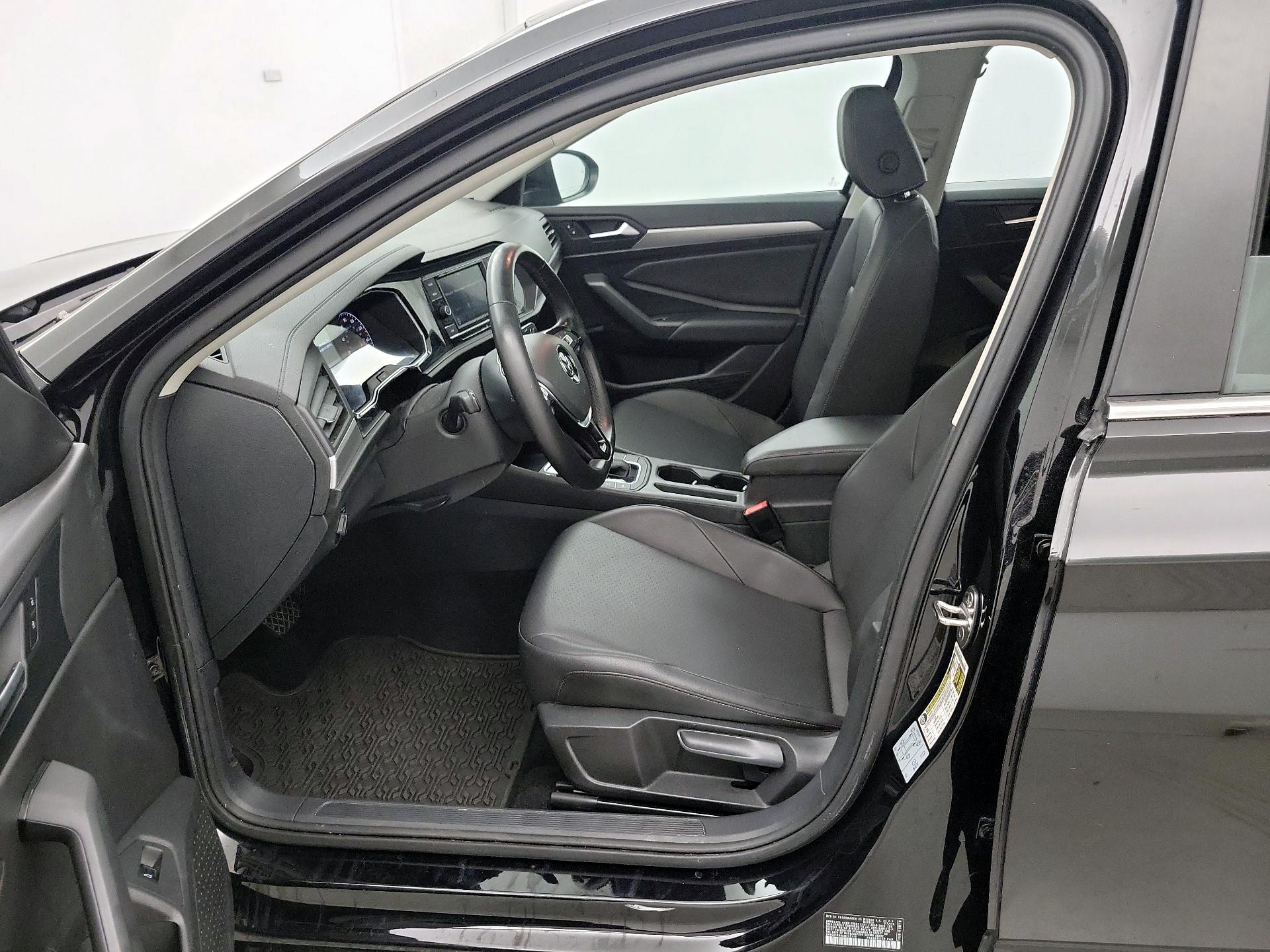 Thumbnail: 2019 Volkswagen Jetta - 11