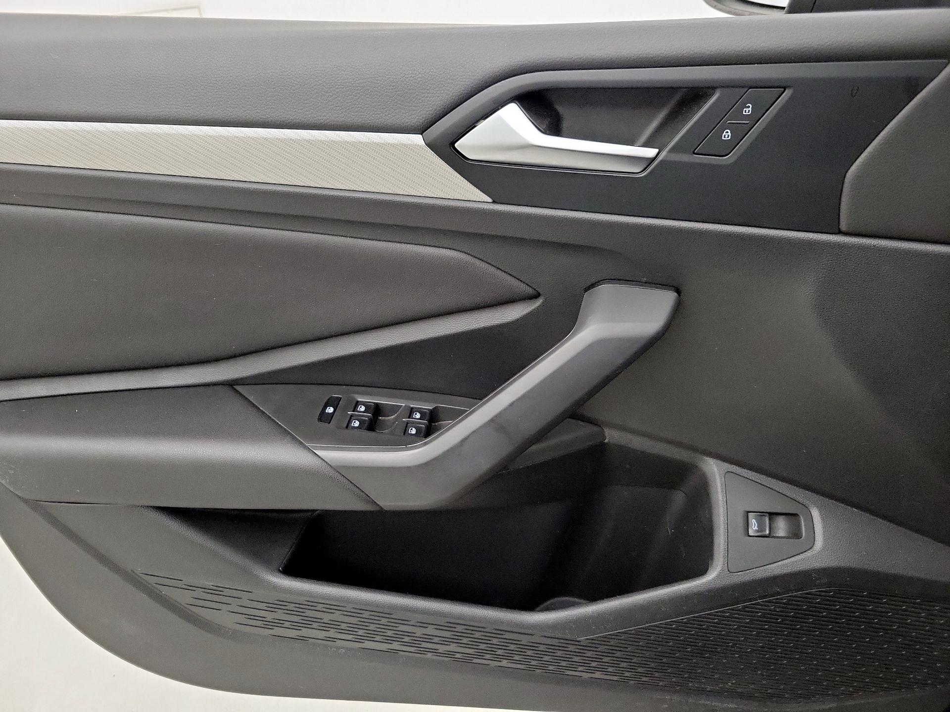 Thumbnail: 2019 Volkswagen Jetta - 12