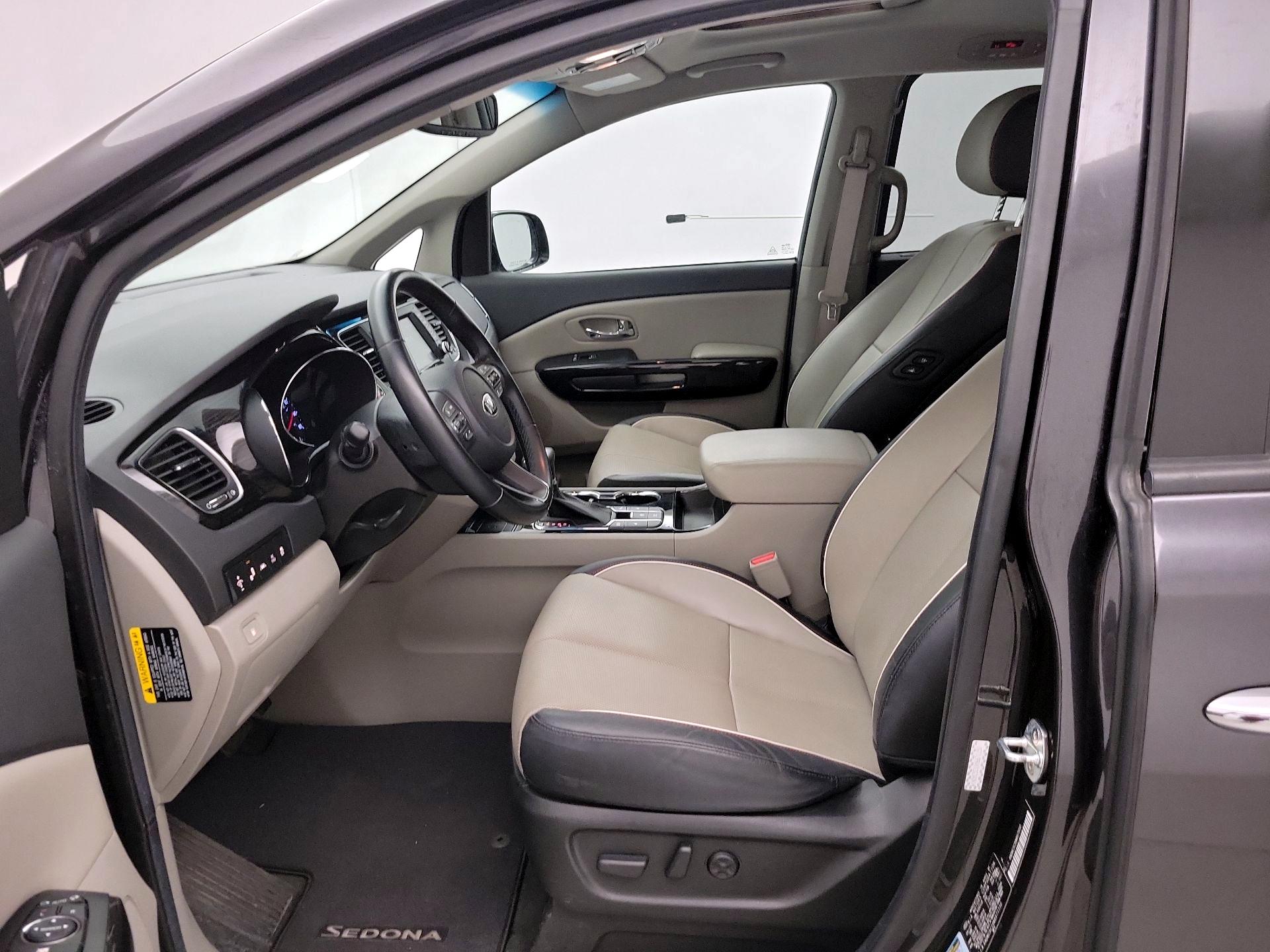 Thumbnail: 2021 Kia Sedona - 11