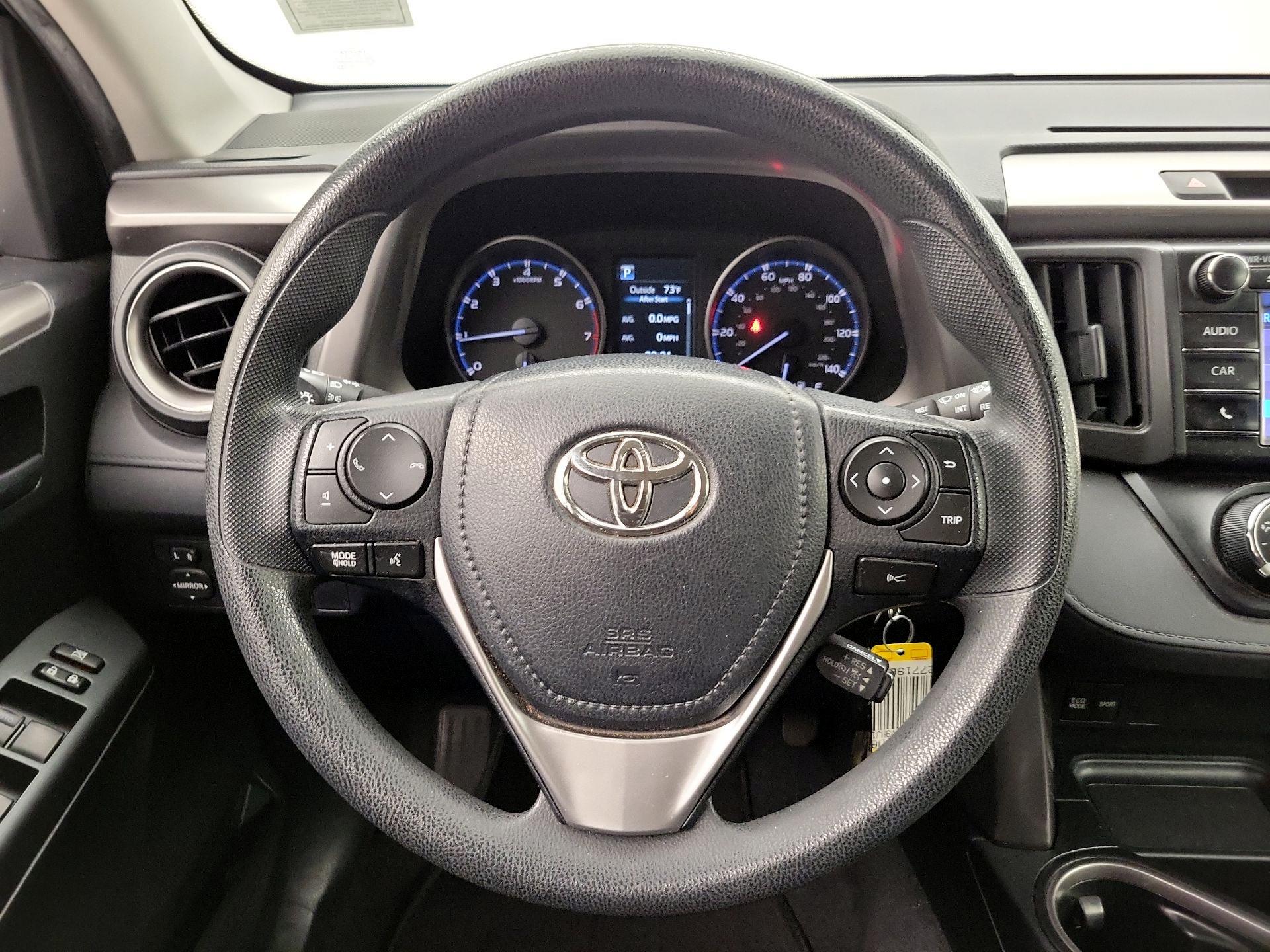 Thumbnail: 2017 Toyota RAV4 - 10
