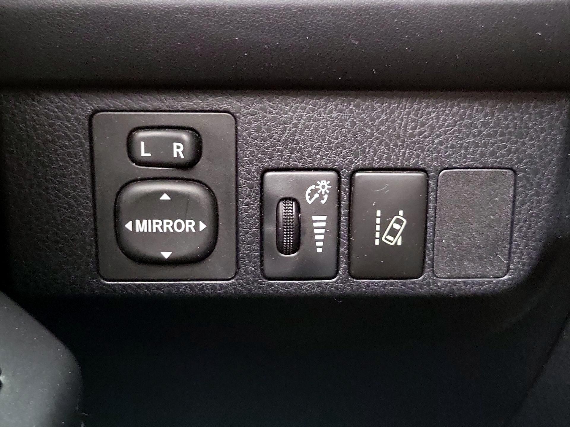 Thumbnail: 2017 Toyota RAV4 - 13