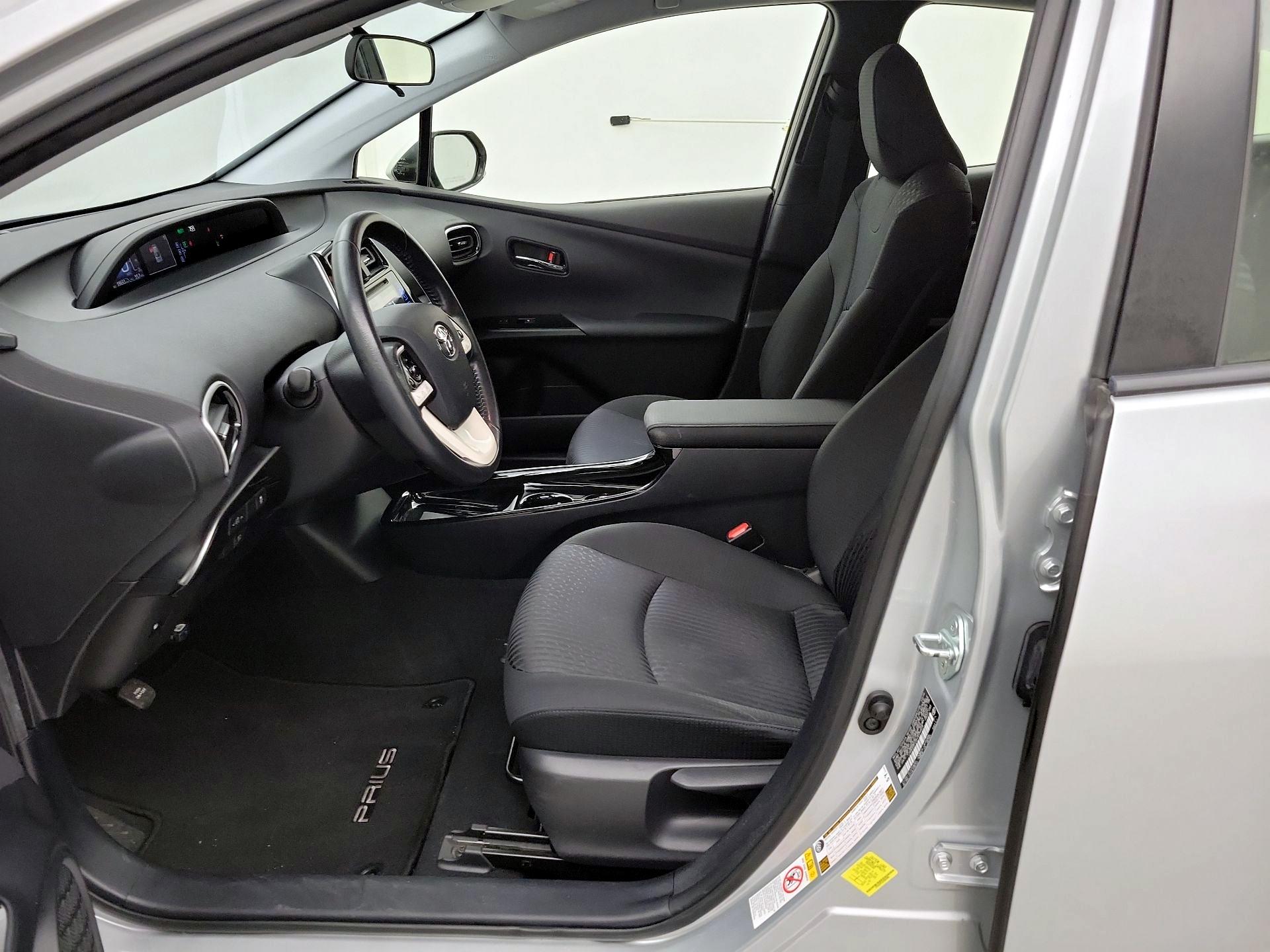 Thumbnail: 2017 Toyota Prius - 11