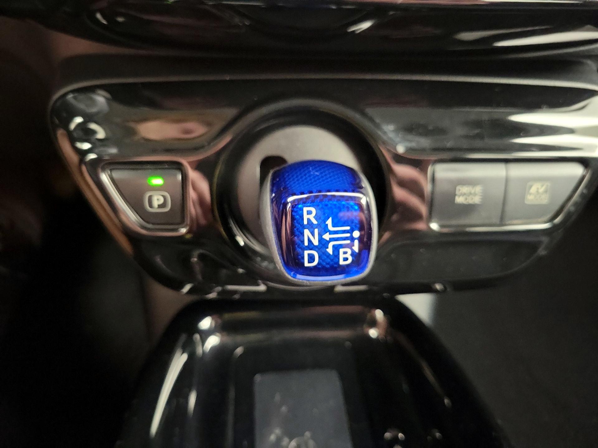 Thumbnail: 2017 Toyota Prius - 18