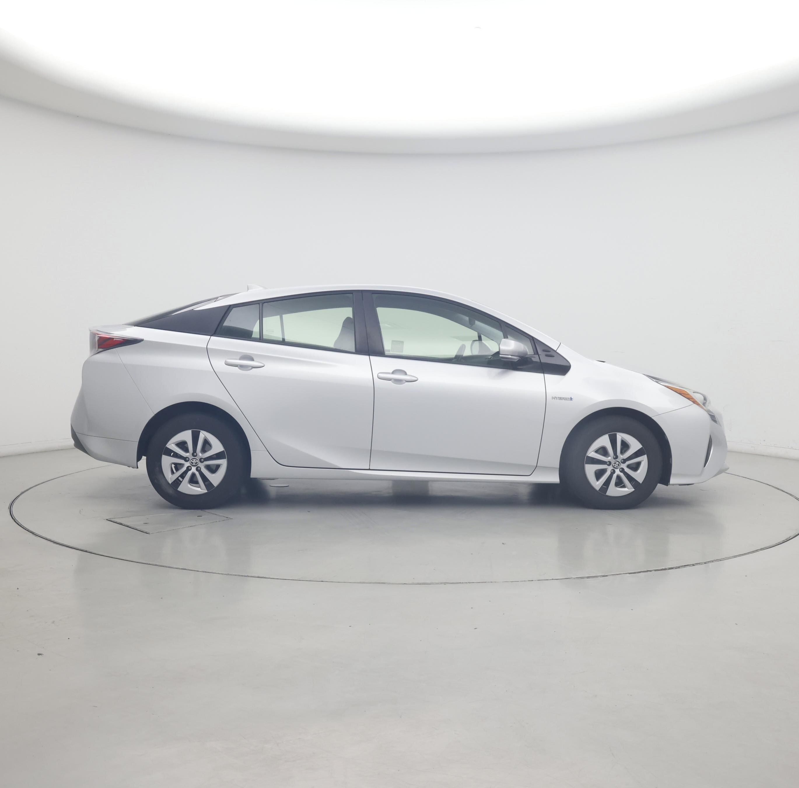 Thumbnail: 2017 Toyota Prius - 7