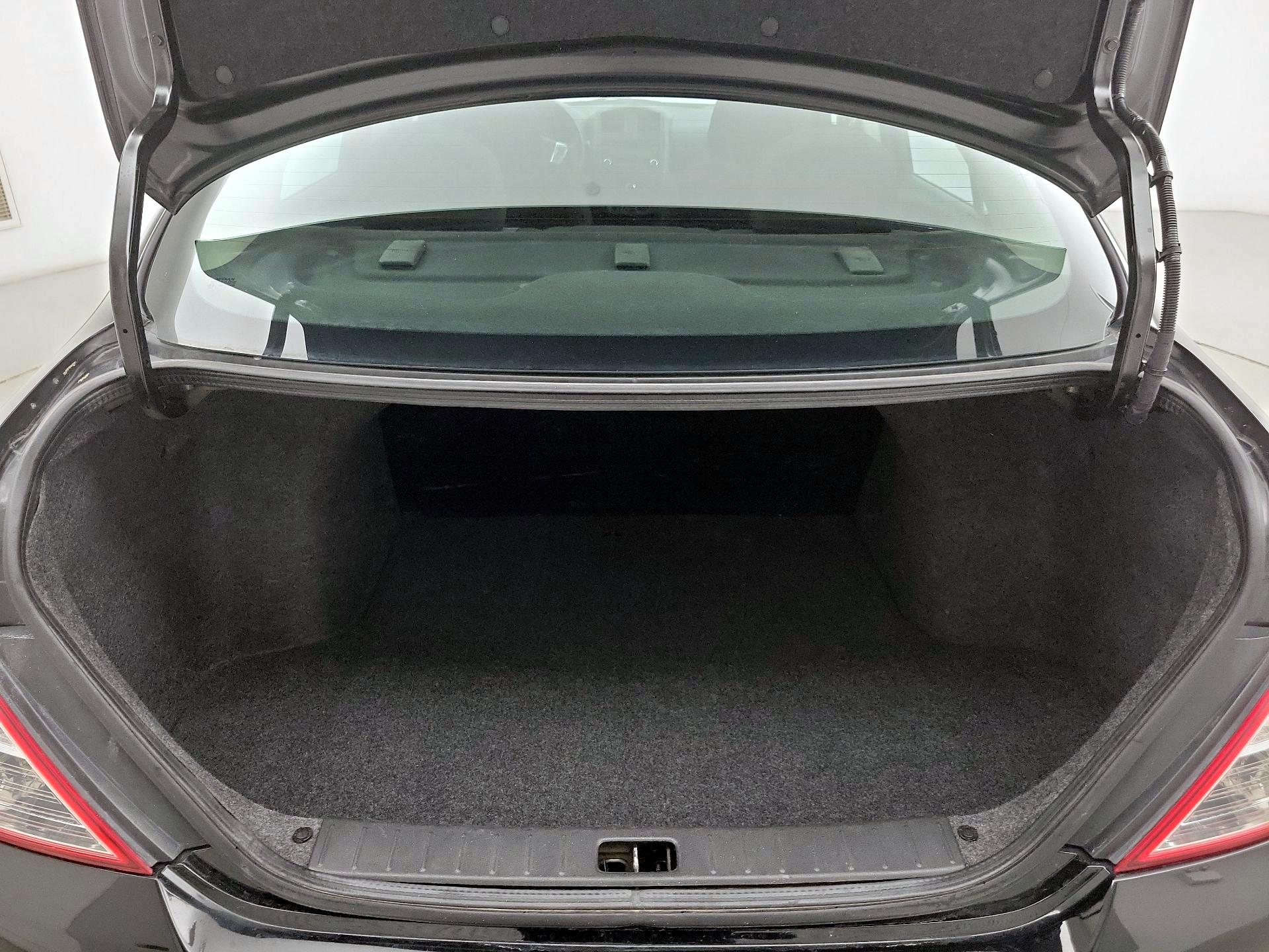 Thumbnail: 2018 Nissan Versa - 18