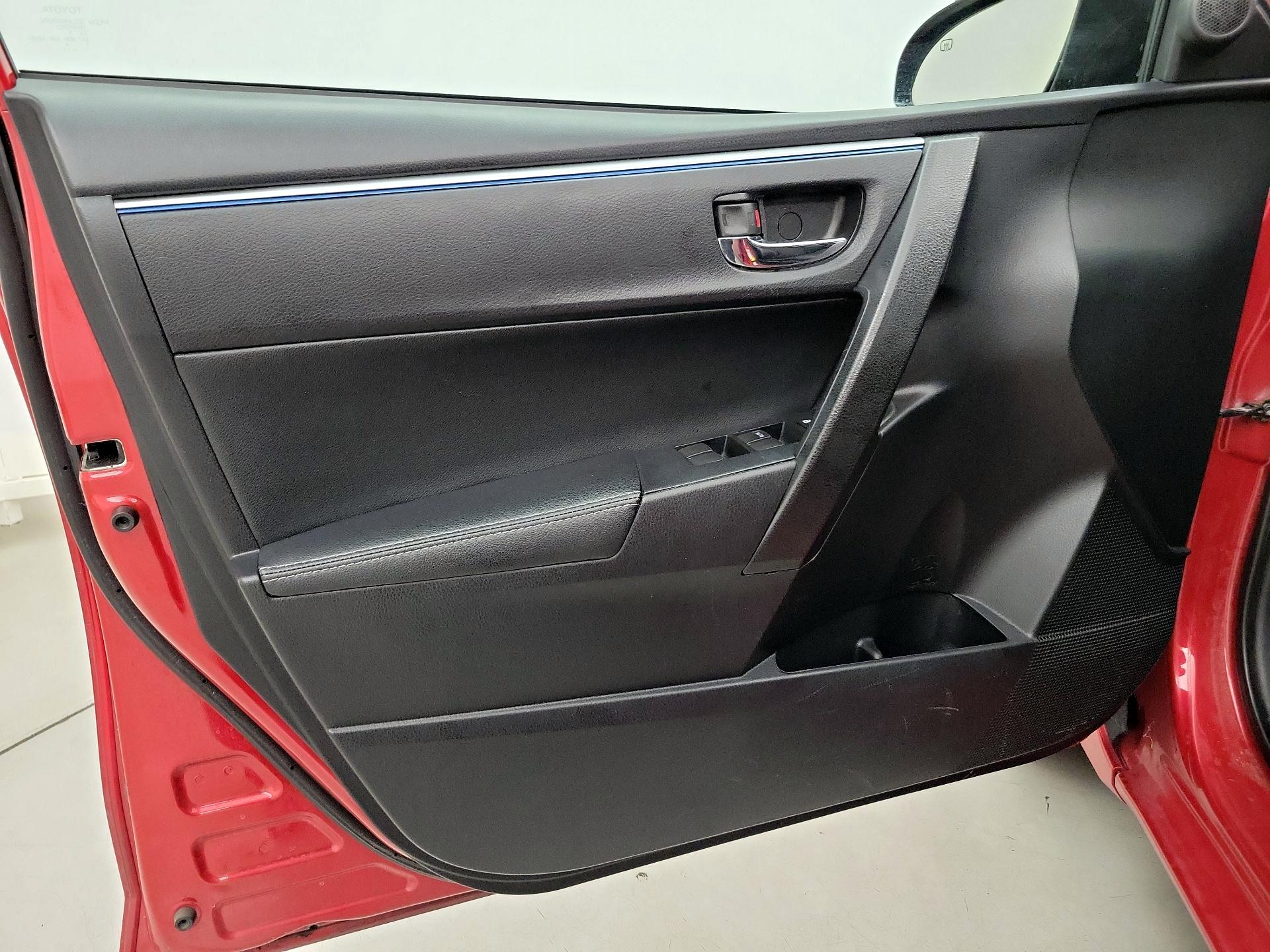 Thumbnail: 2015 Toyota Corolla - 12