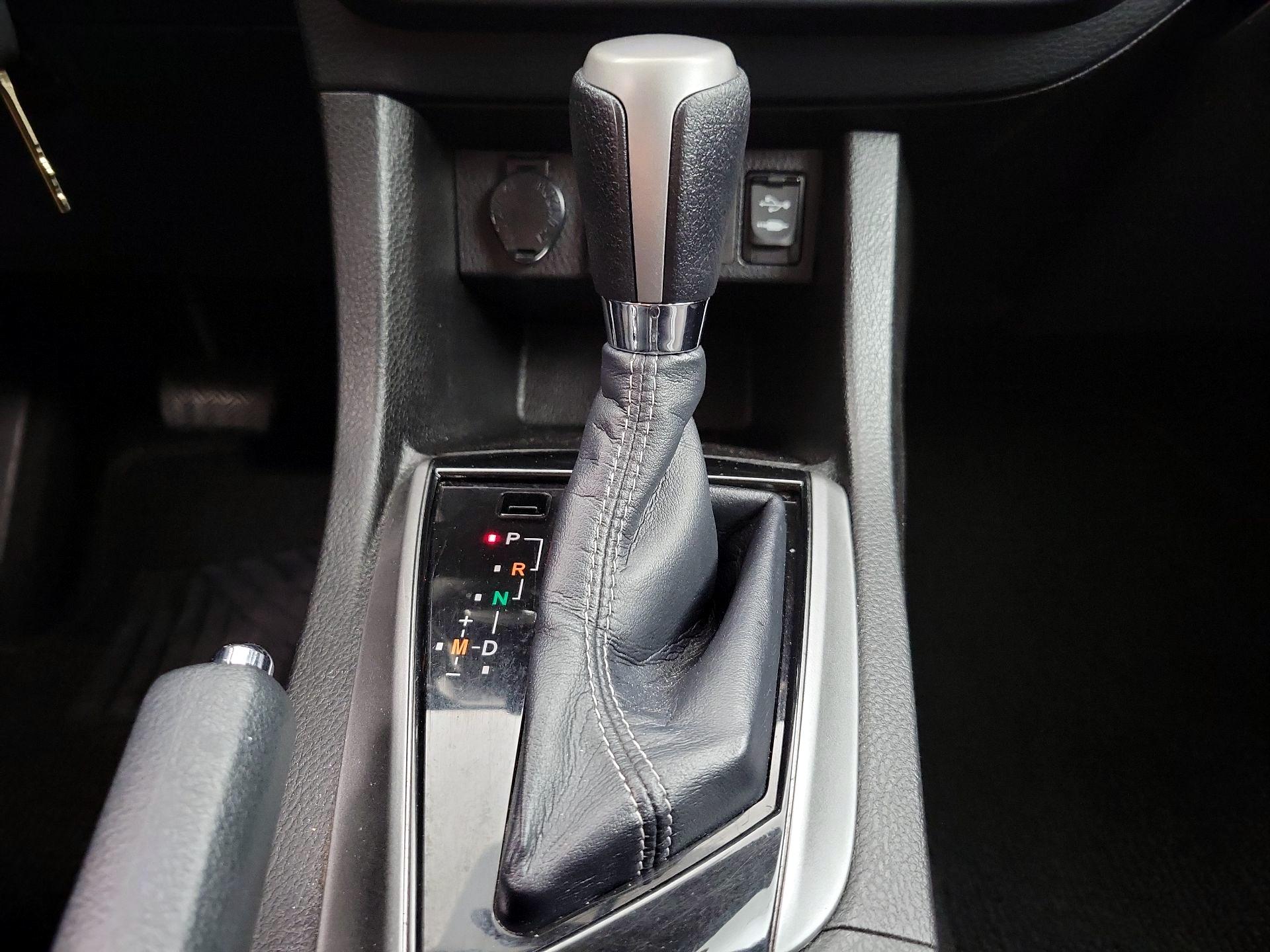 Thumbnail: 2015 Toyota Corolla - 17