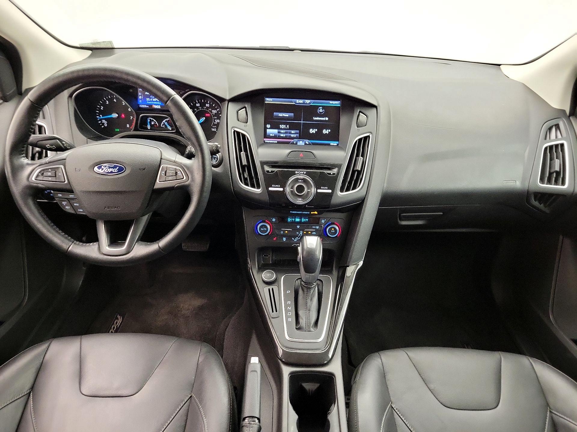 Thumbnail: 2015 Ford Focus - 9