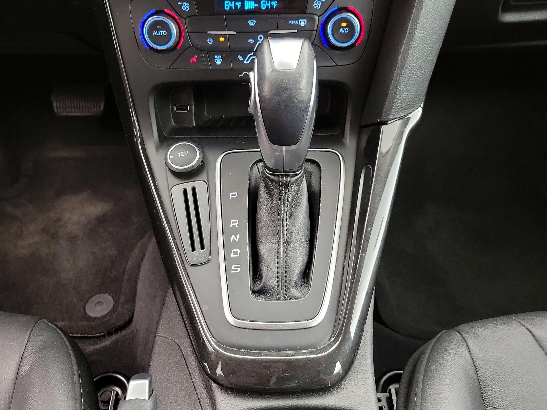Thumbnail: 2015 Ford Focus - 18