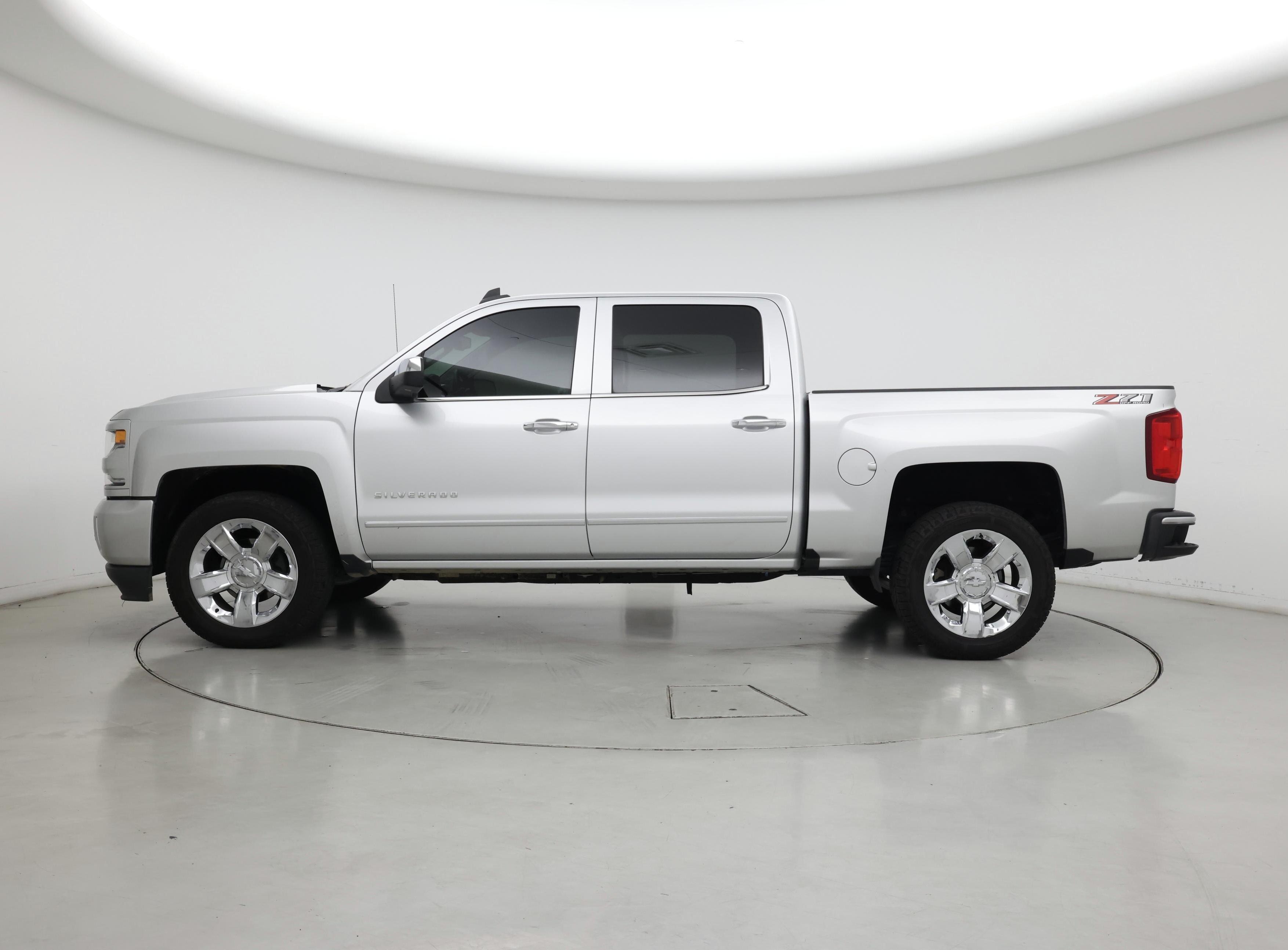 Thumbnail: 2018 Chevrolet Silverado 1500 - 3