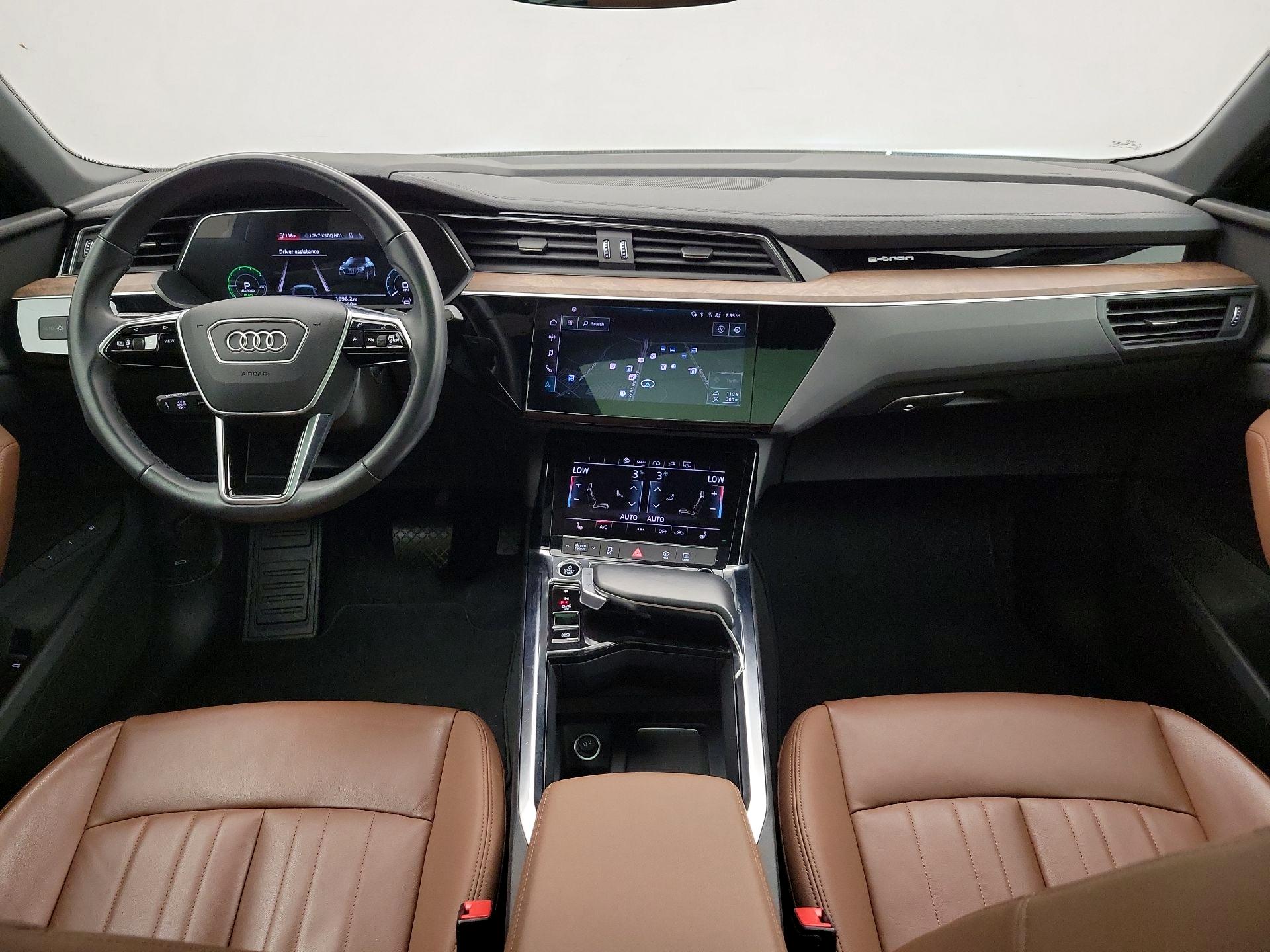 Thumbnail: 2022 Audi e-tron S - 9