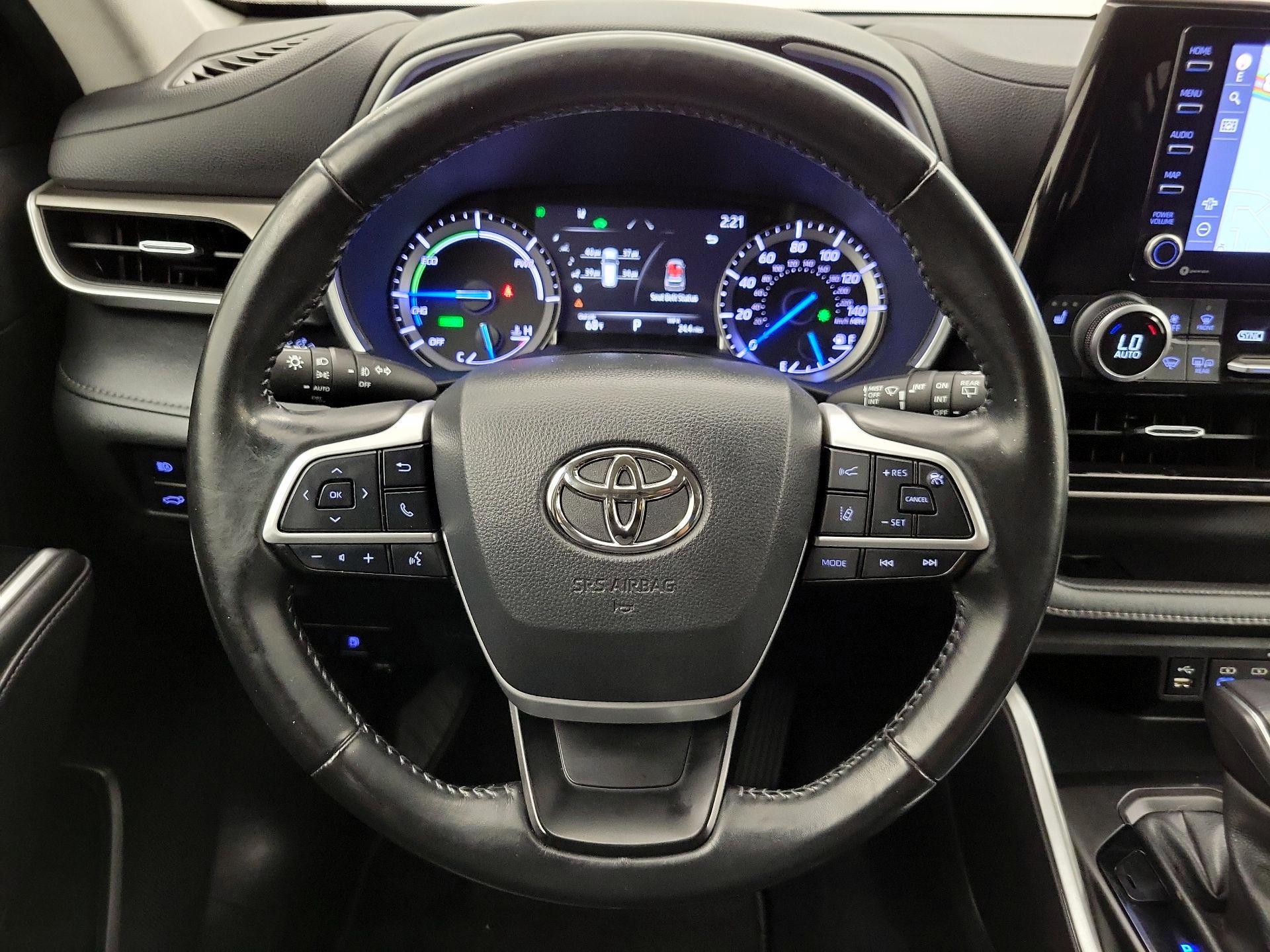 Thumbnail: 2022 Toyota Highlander - 10