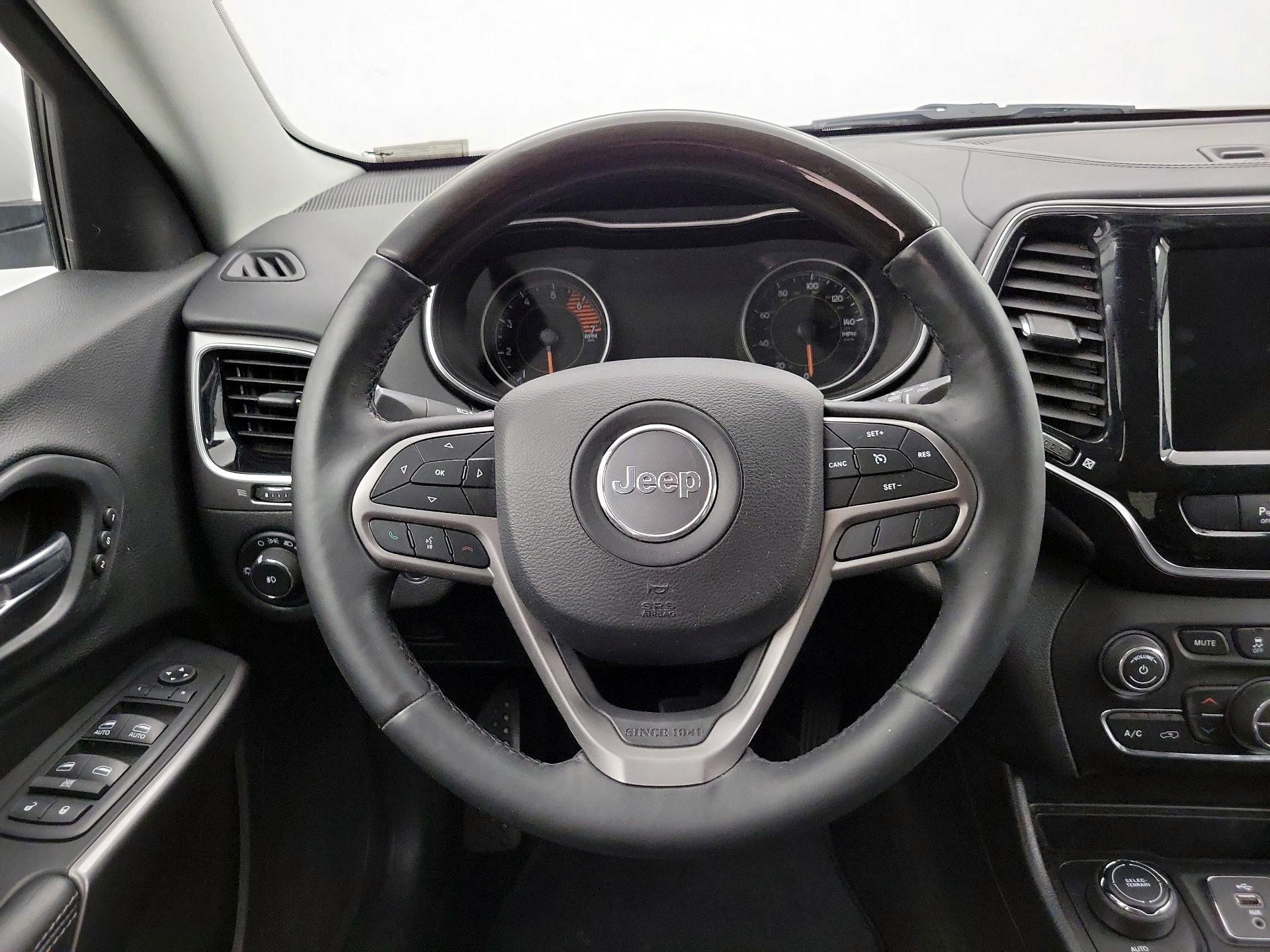 Thumbnail: 2019 Jeep Cherokee - 10