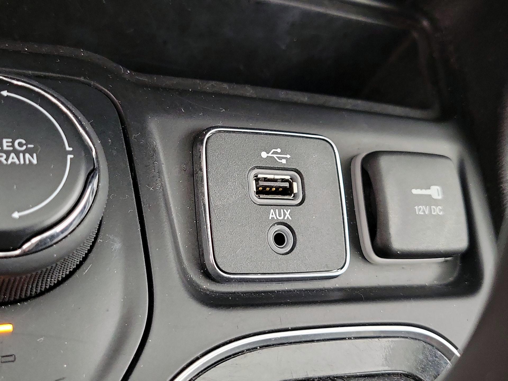 Thumbnail: 2019 Jeep Cherokee - 19