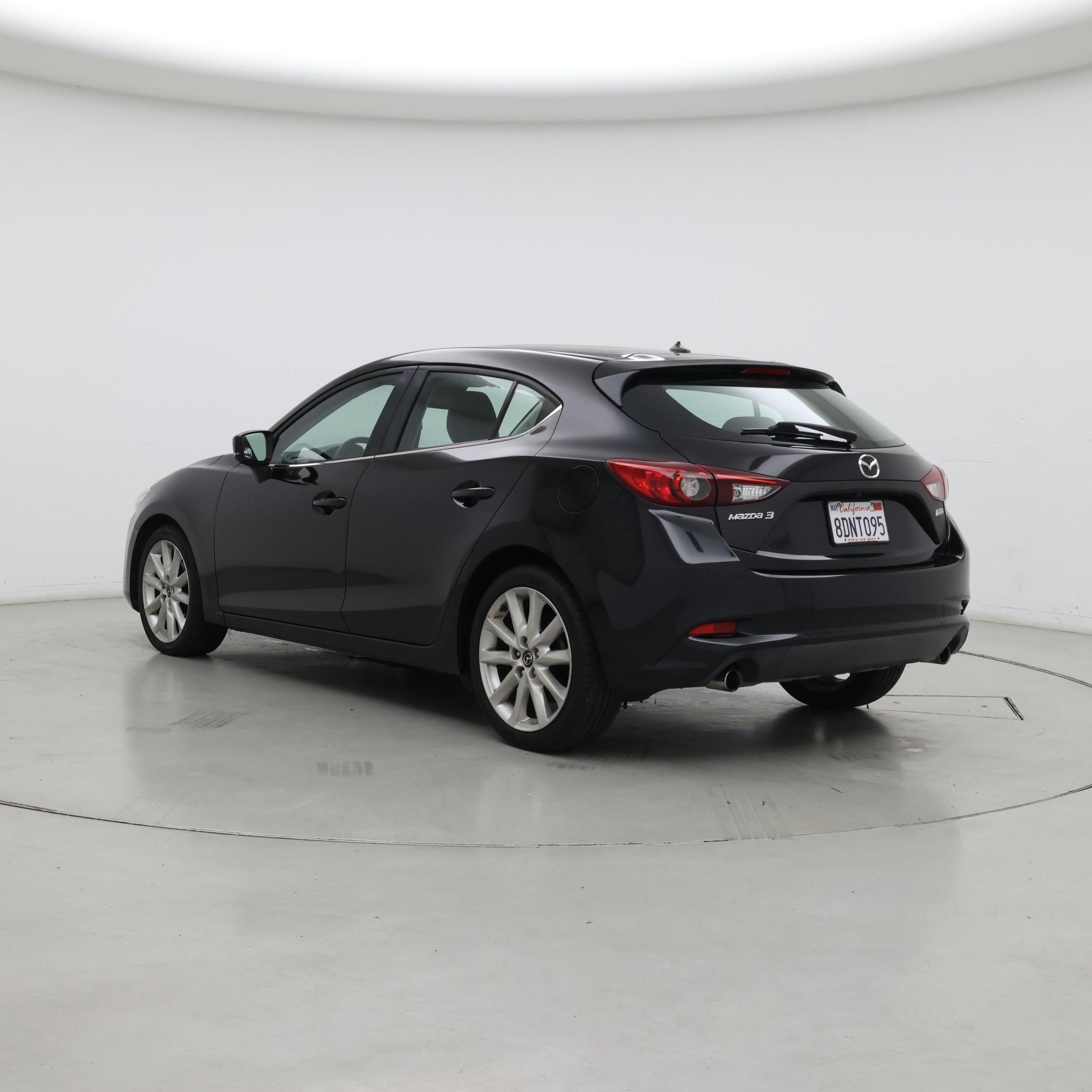 Thumbnail: 2017 Mazda Mazda3 - 2