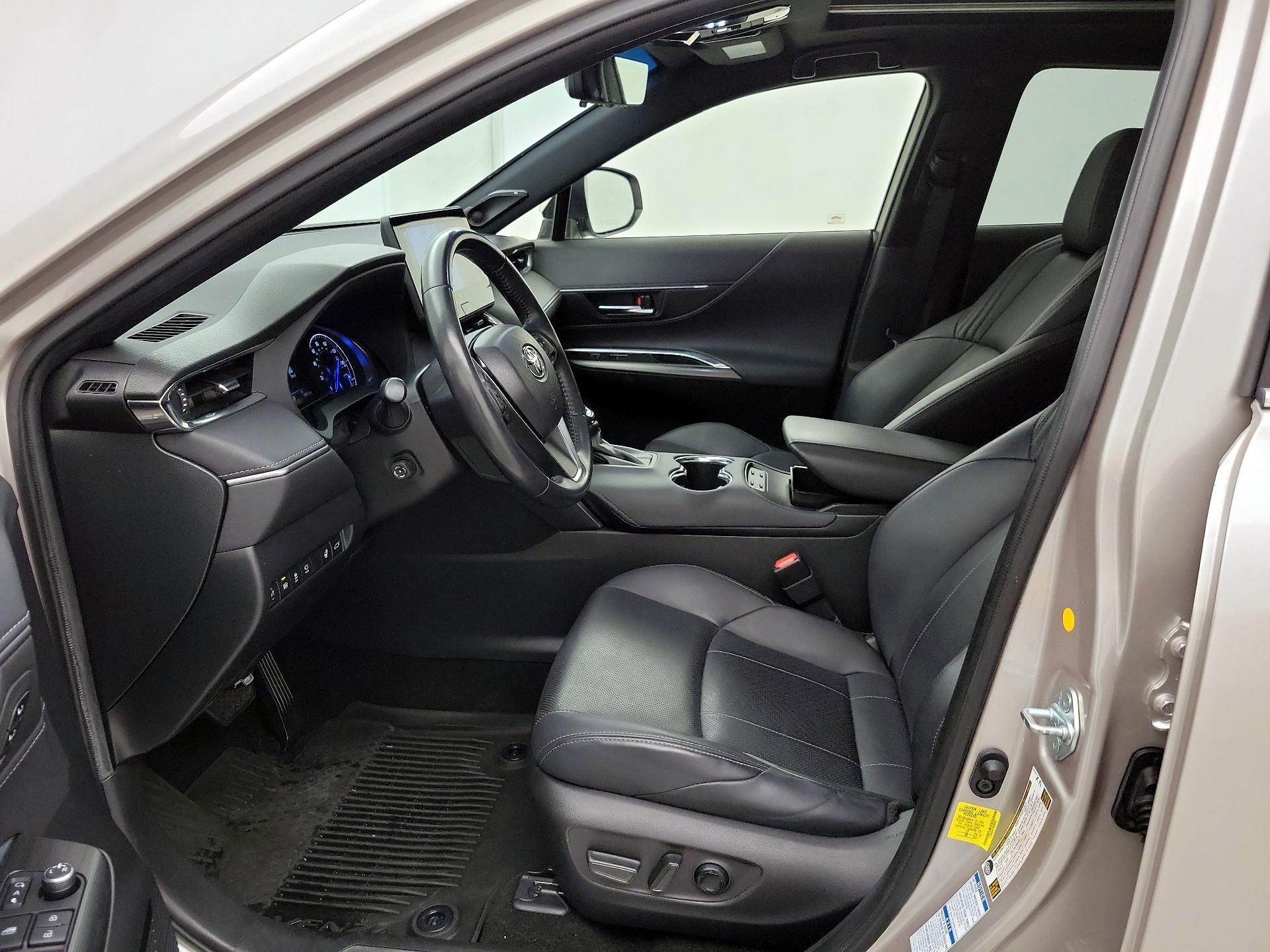 Thumbnail: 2021 Toyota Venza - 11