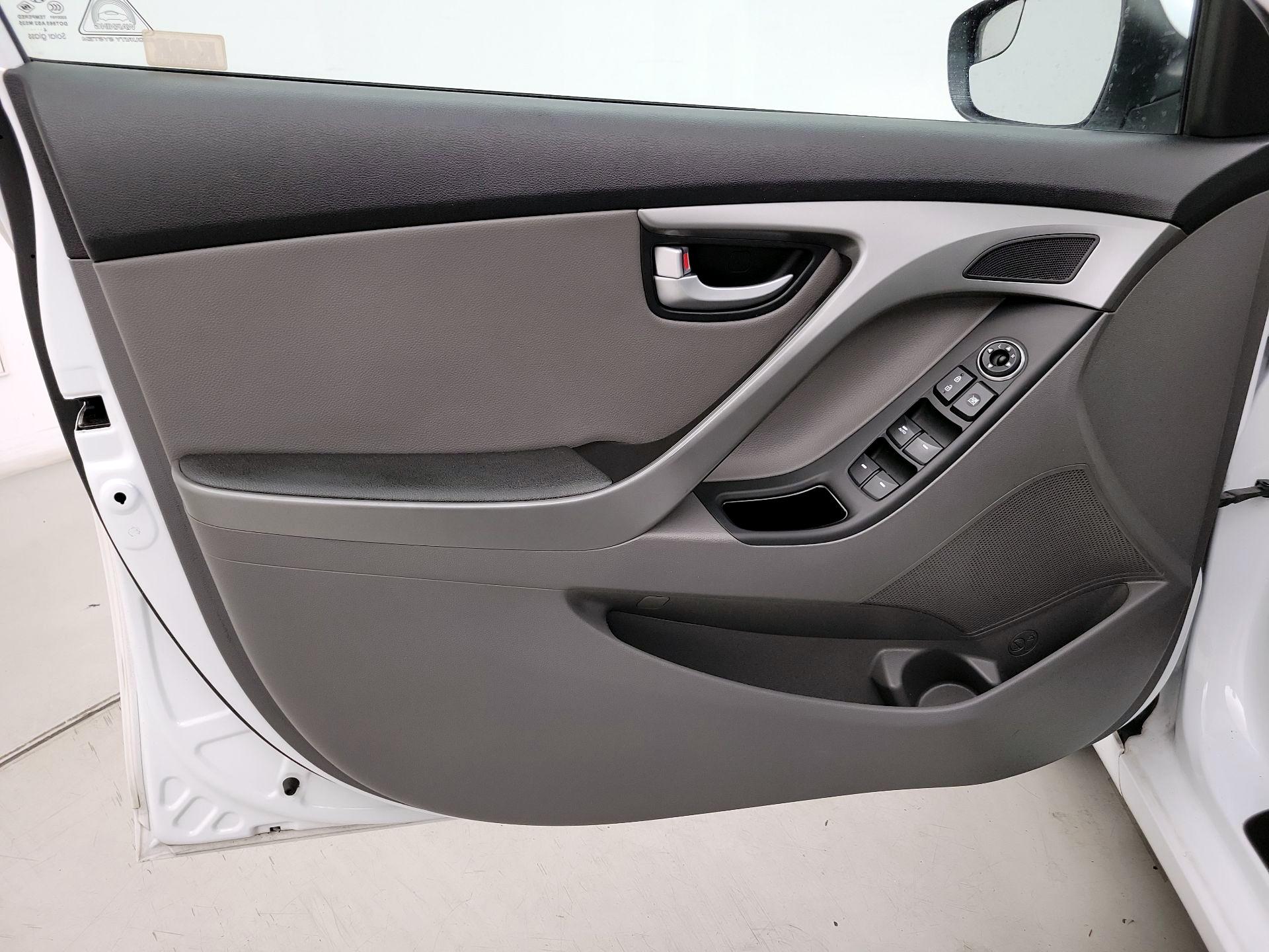 Thumbnail: 2015 Hyundai Elantra - 12