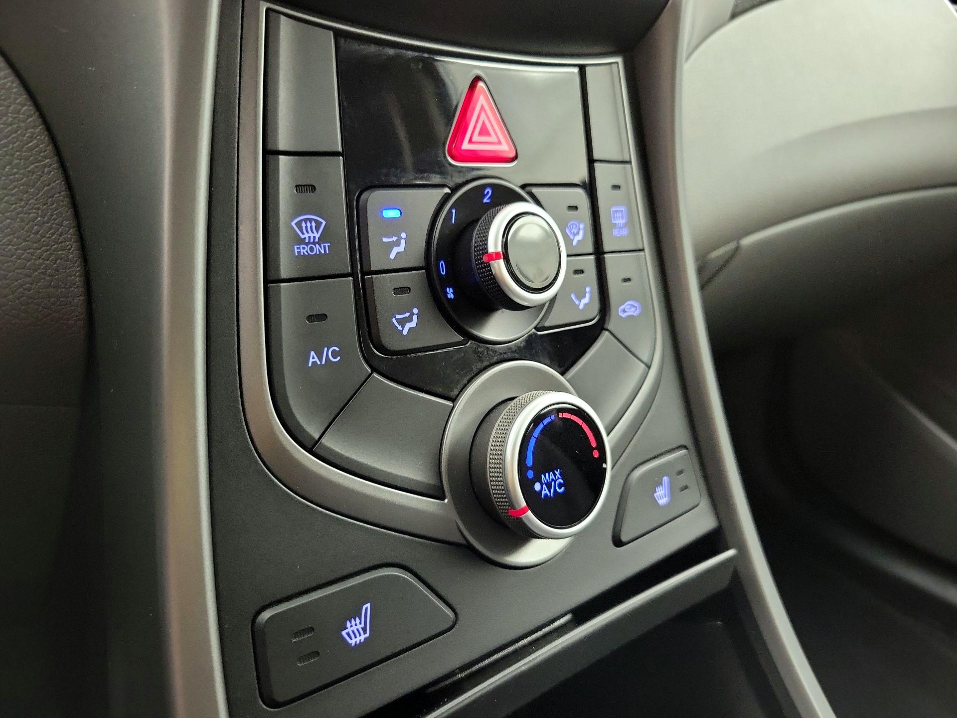 Thumbnail: 2015 Hyundai Elantra - 16