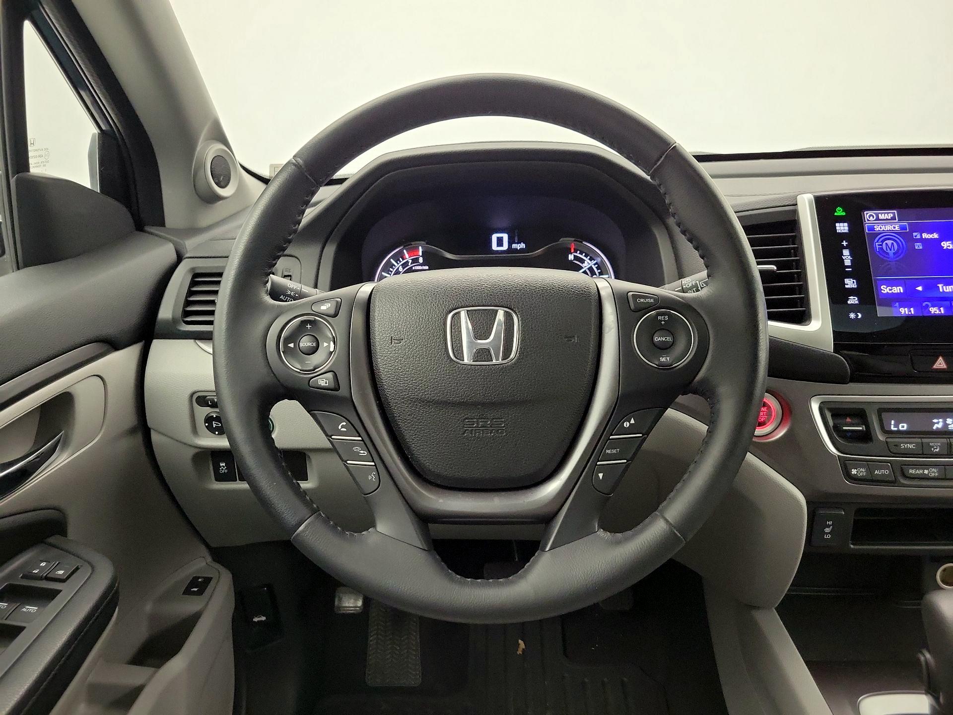 Thumbnail: 2016 Honda Pilot - 10