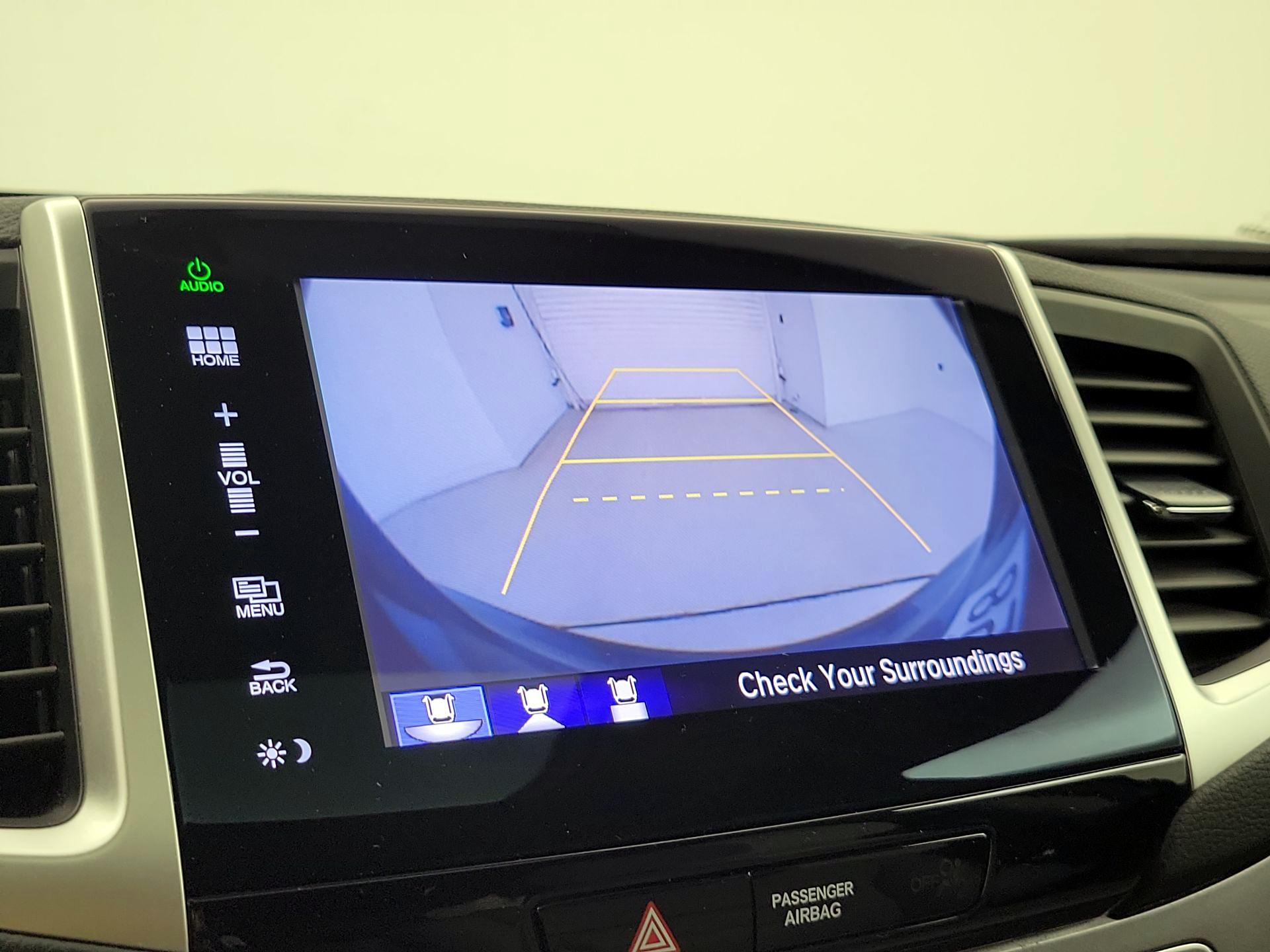 Thumbnail: 2016 Honda Pilot - 15