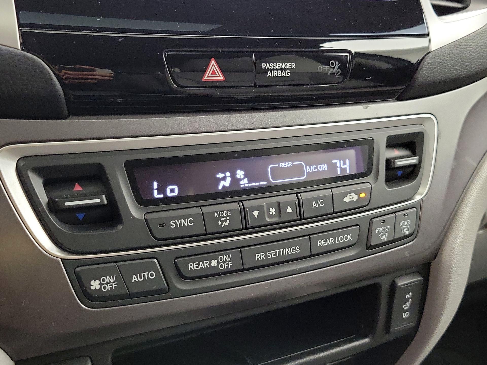 Thumbnail: 2016 Honda Pilot - 17