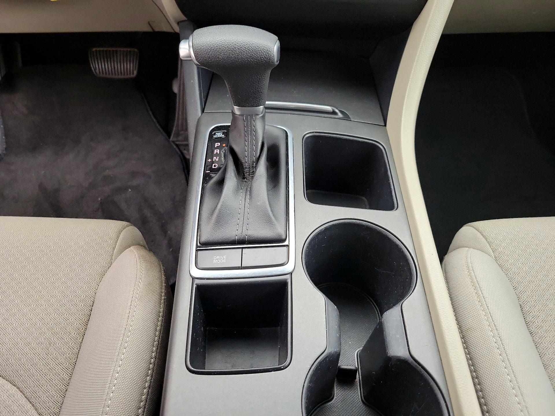 Thumbnail: 2016 Kia Optima - 17
