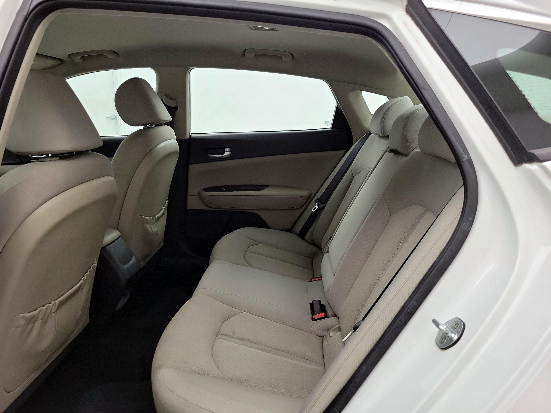 Thumbnail: 2016 Kia Optima - 19