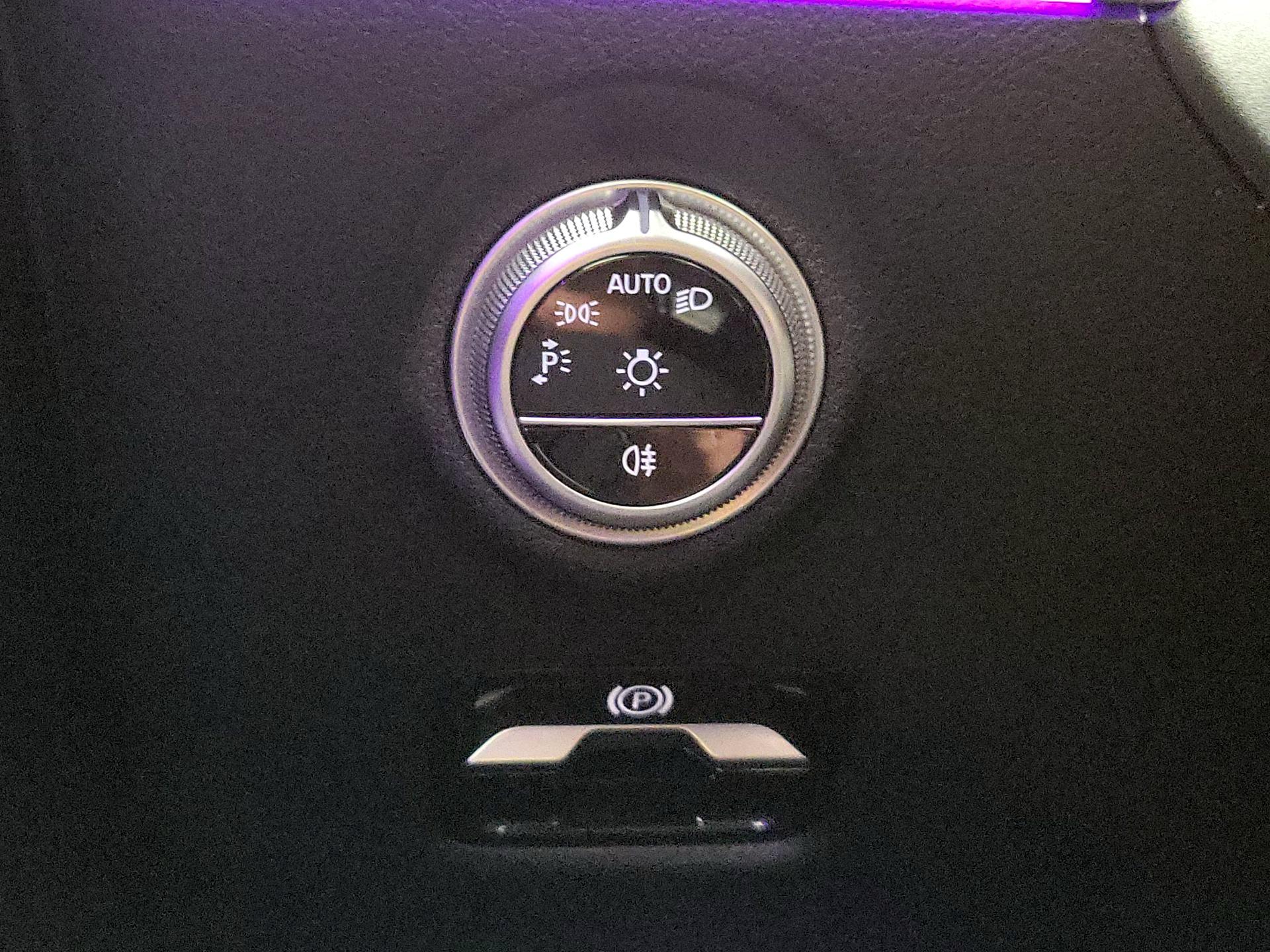 Thumbnail: 2023 Mercedes-Benz C-Class - 13