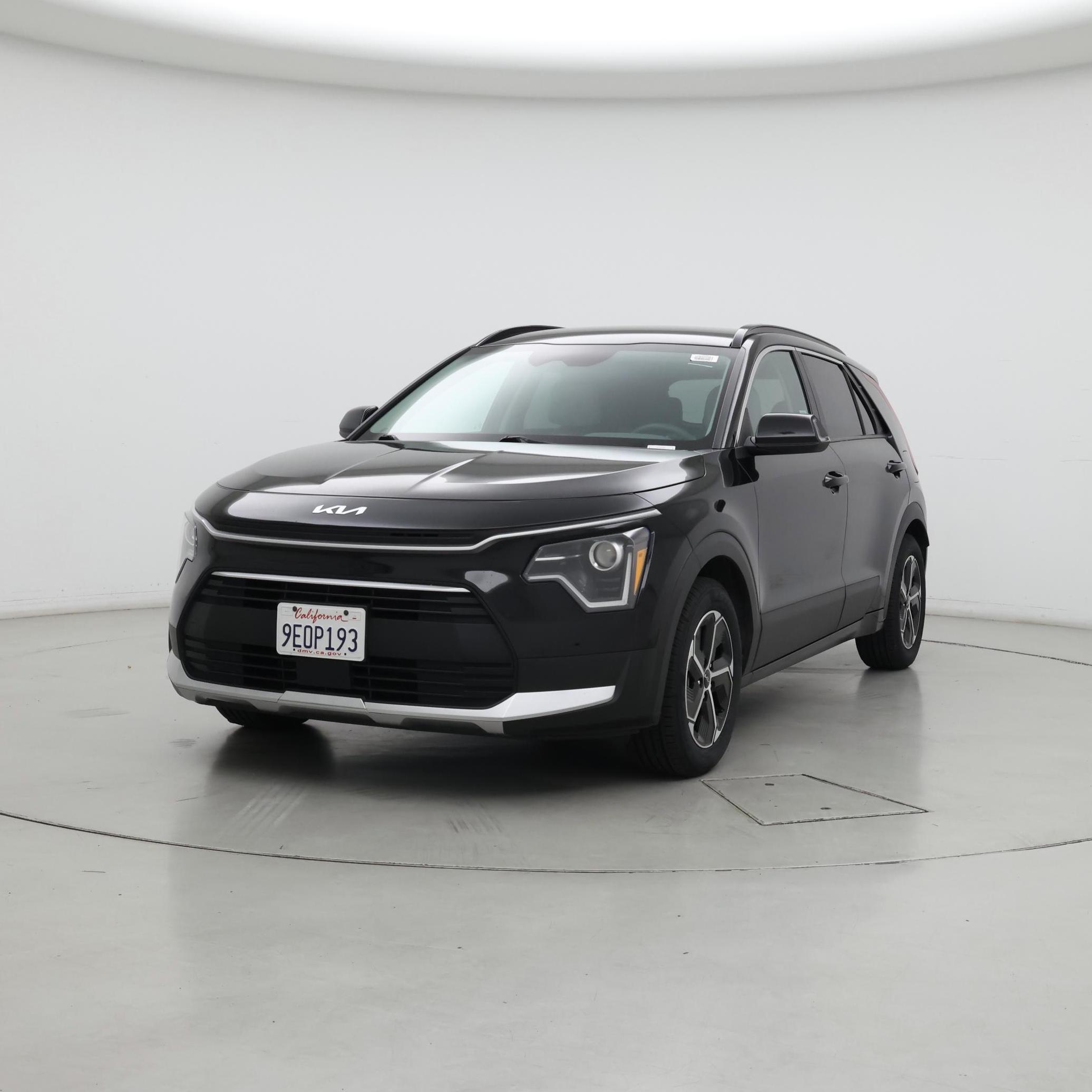 Thumbnail: 2023 Kia Niro - 4