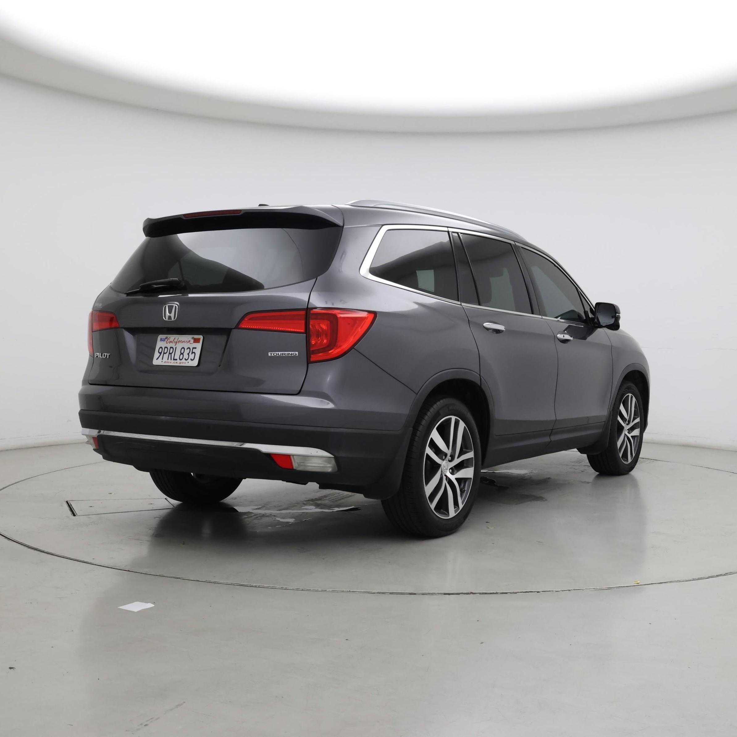 Thumbnail: 2017 Honda Pilot - 8