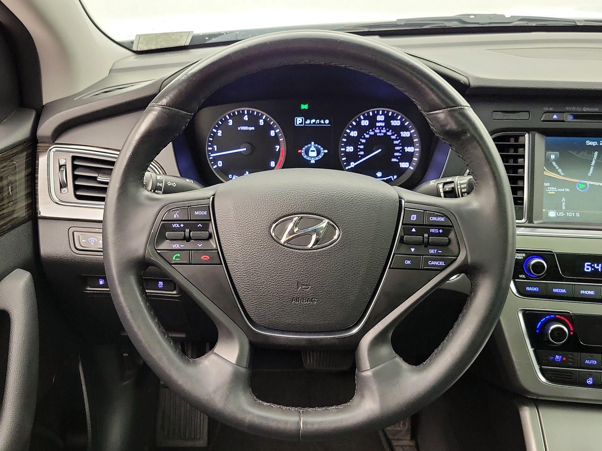 Thumbnail: 2016 Hyundai Sonata - 10