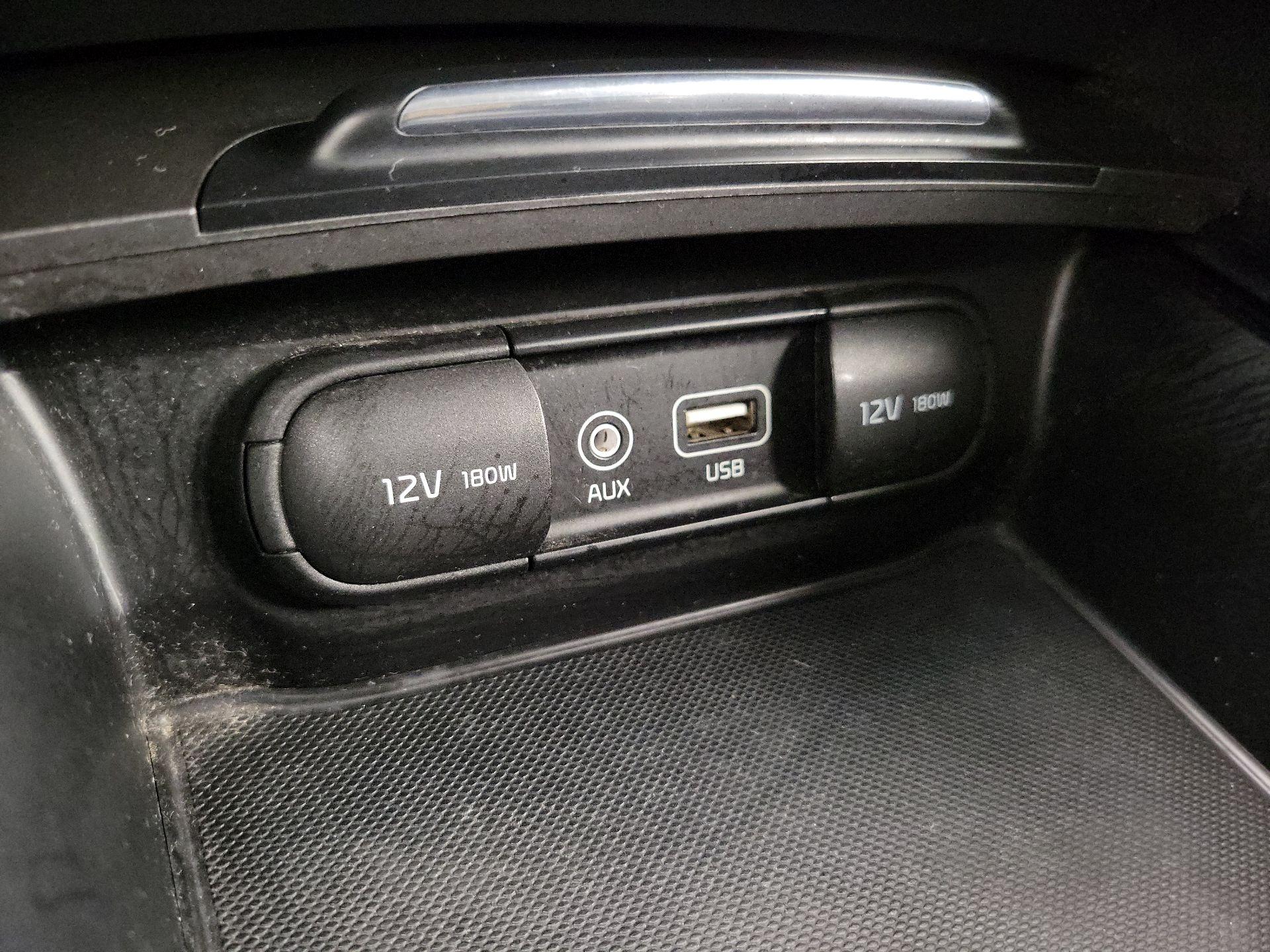 Thumbnail: 2016 Kia Optima - 18