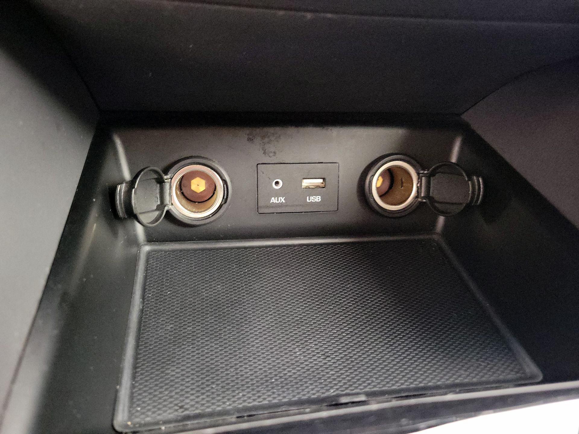 Thumbnail: 2019 Hyundai Ioniq - 18
